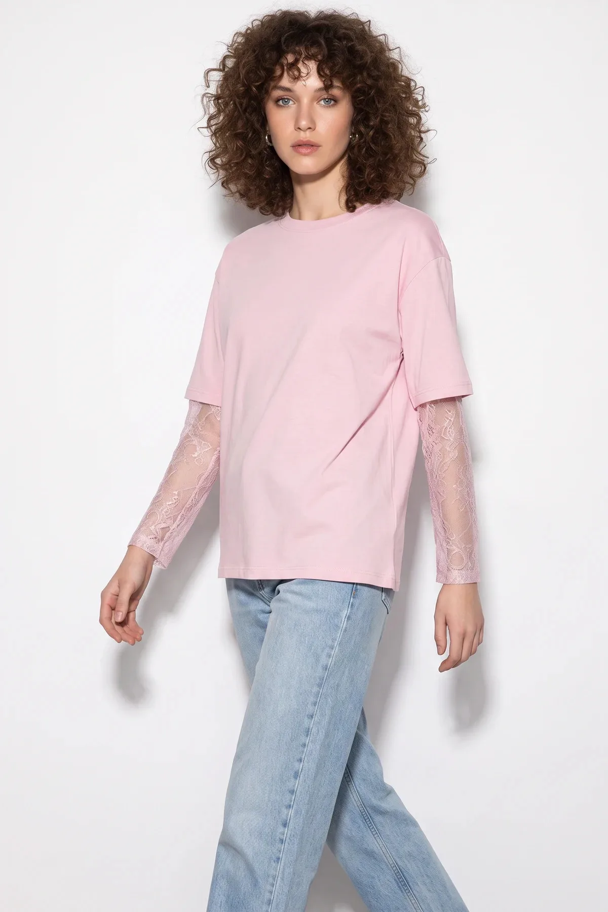 Kadın Bisiklet Yaka Dantel Kollu Oversize Pamuklu T Shirt Pembe