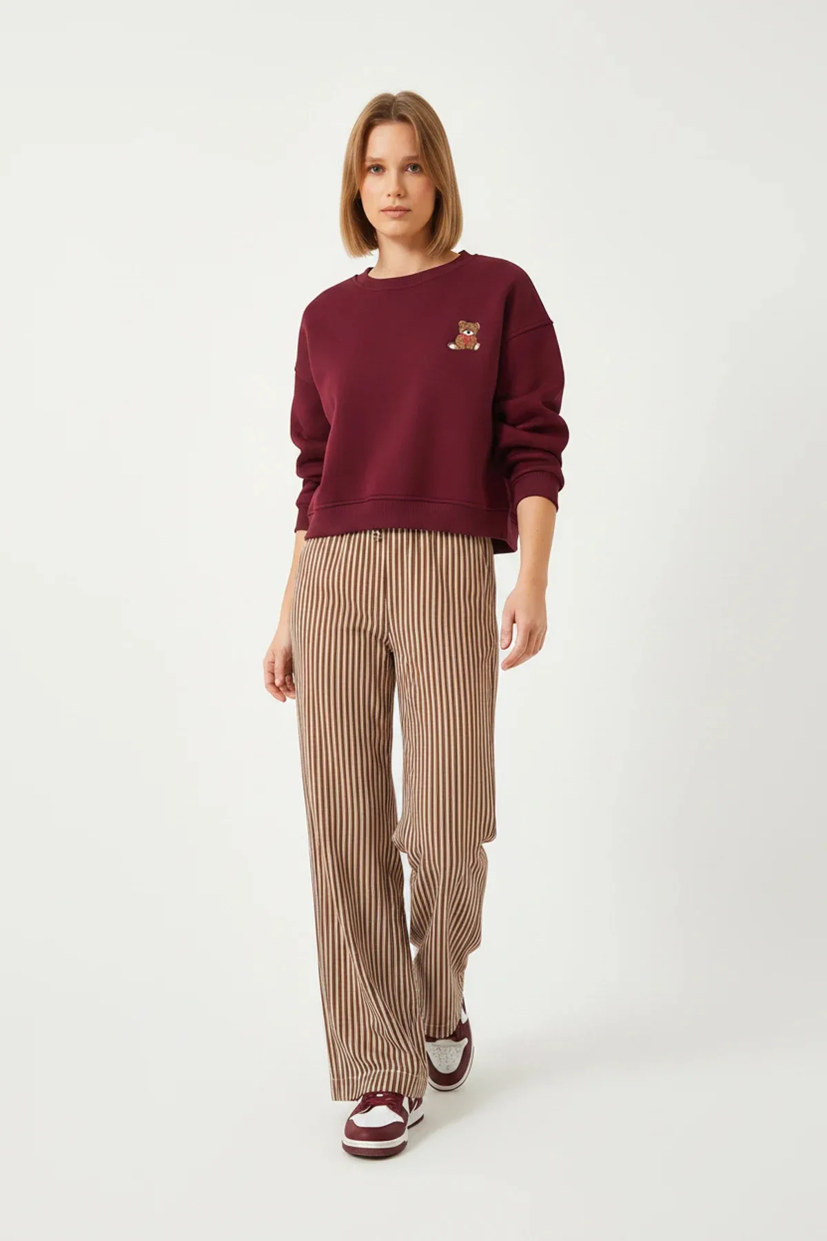 Kadın Üç İplik Şardonlu Ayıcık İşlemeli Bordo Sweatshirt