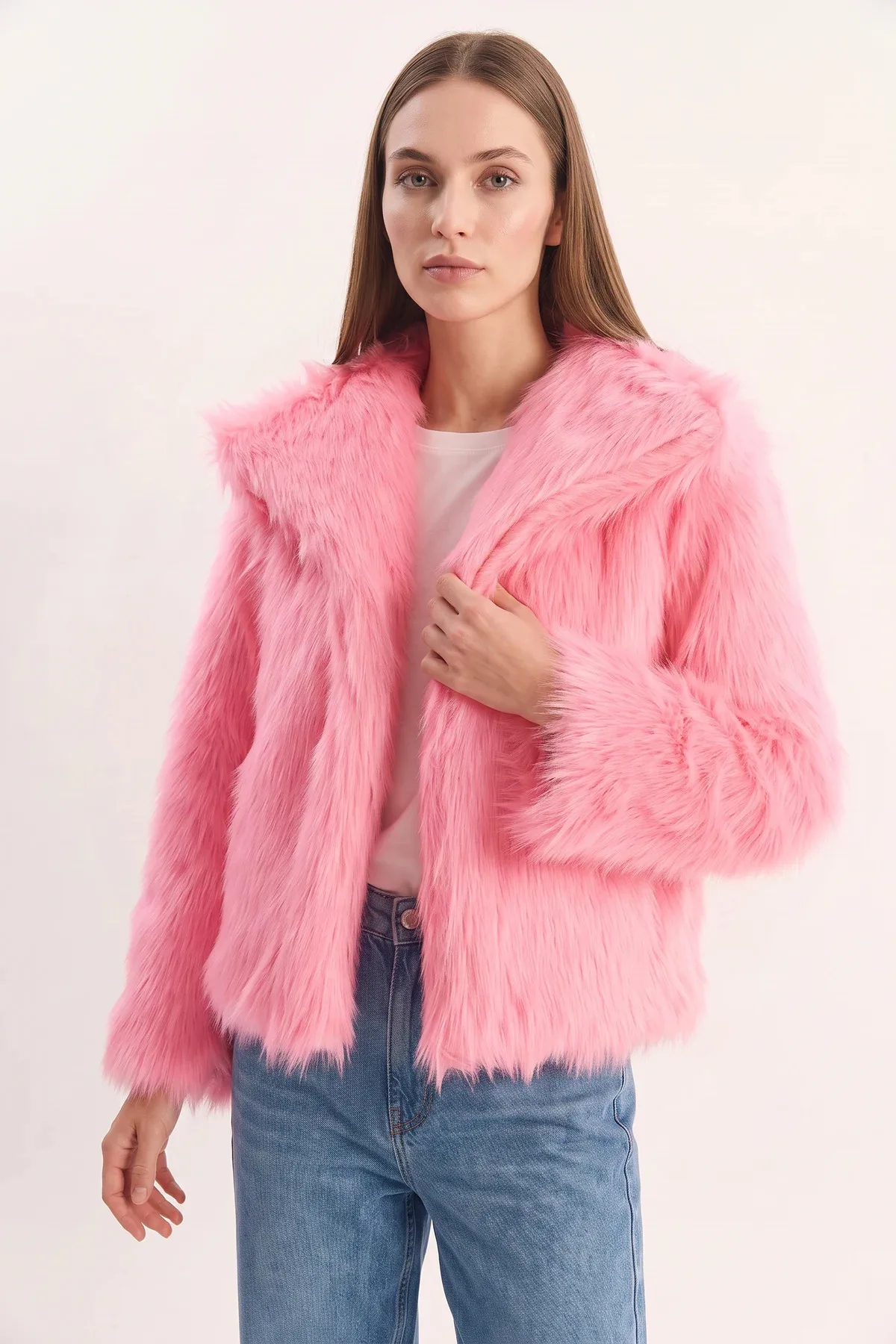 Kadın Geniş Yakalı Astarlı Kısa Suni Kürk Şeker Pembe Ceket
