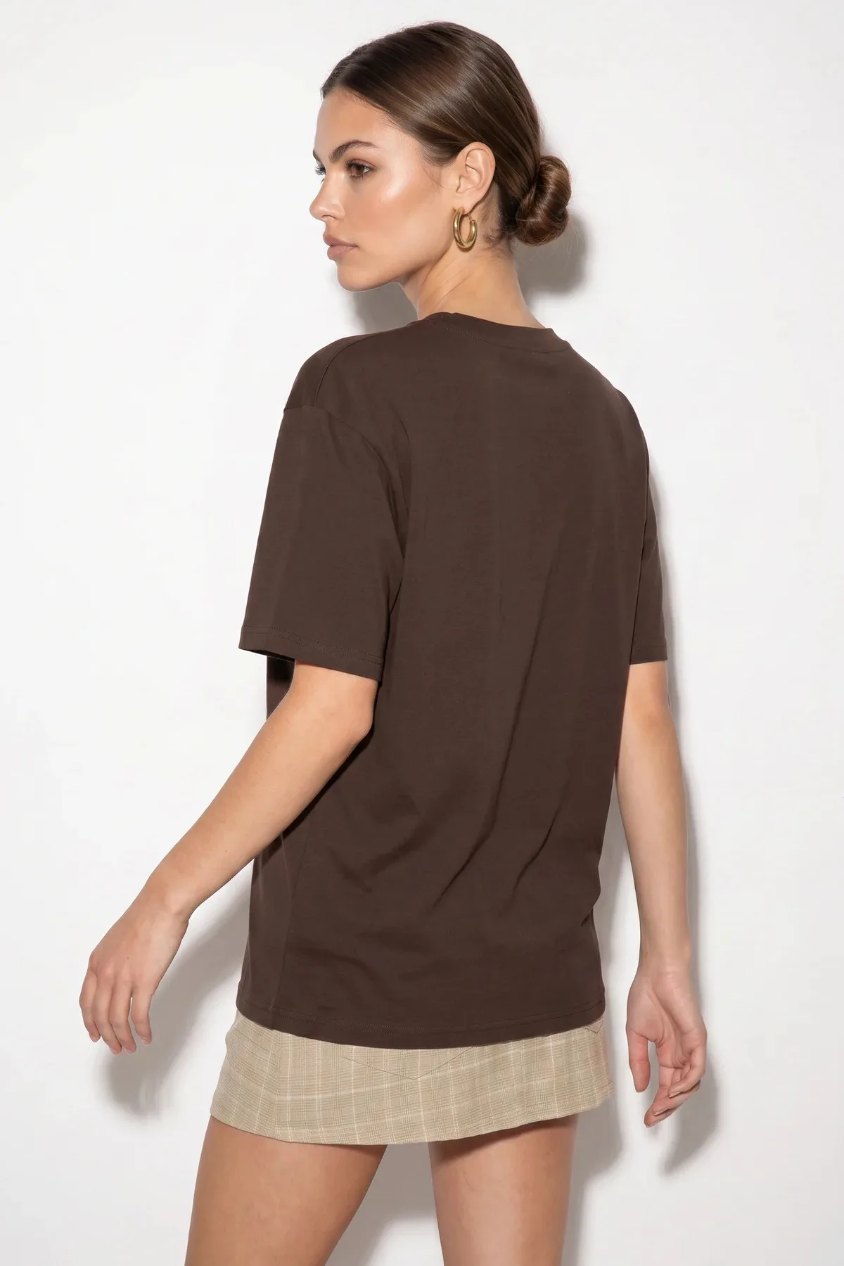 Kadın Etnik Desenli Boncuk İşlemeli Baskı Detaylı Oversize T Shirt Kahverengi T-Shirt