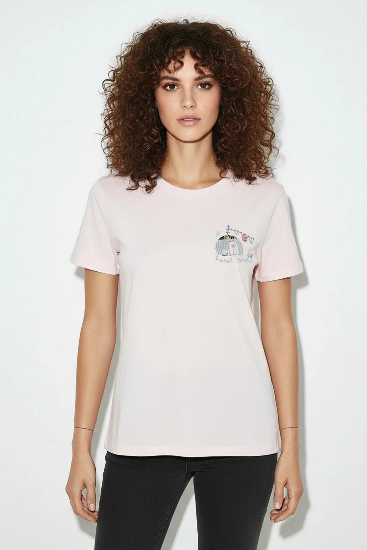 Kadın Pamuklu Minimal Nakış Detaylı Premium Tasarım T Shirt Toz Pembe