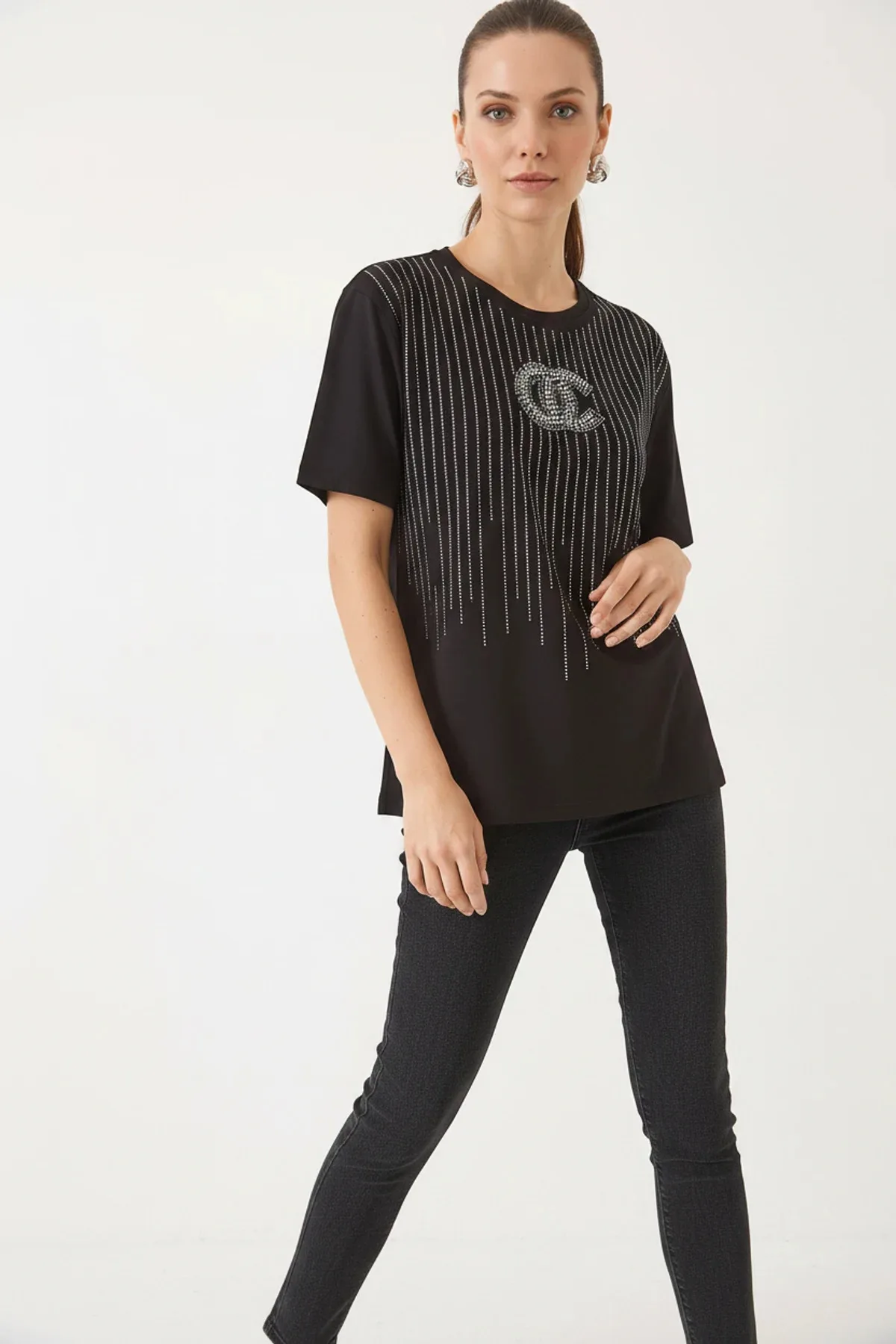 Kadın Bisiklet Yaka Kısa Kollu Boncuk Taş Baskılı Salaş T Shirt Siyah