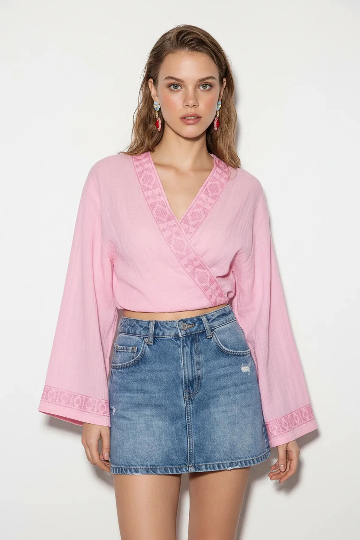 Kadın Nakış İşlemeli Bağlama Detaylı Geniş Kollu Müslin Toz Pembe Kimono Bluz