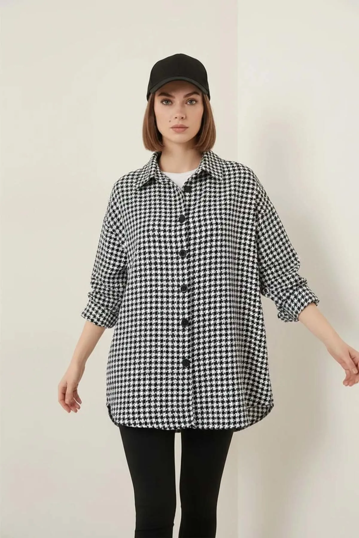 Kadın Oversize Kazayağı Desen Pamuklu Siyah Beyaz Gömlek