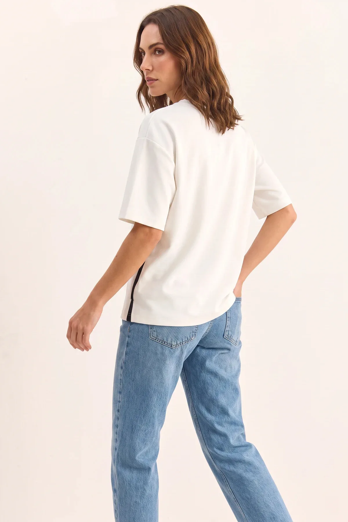 Kadın Dantel Saten Detaylı Katmanlı Görünümlü T Shirt Beyaz Siyah
