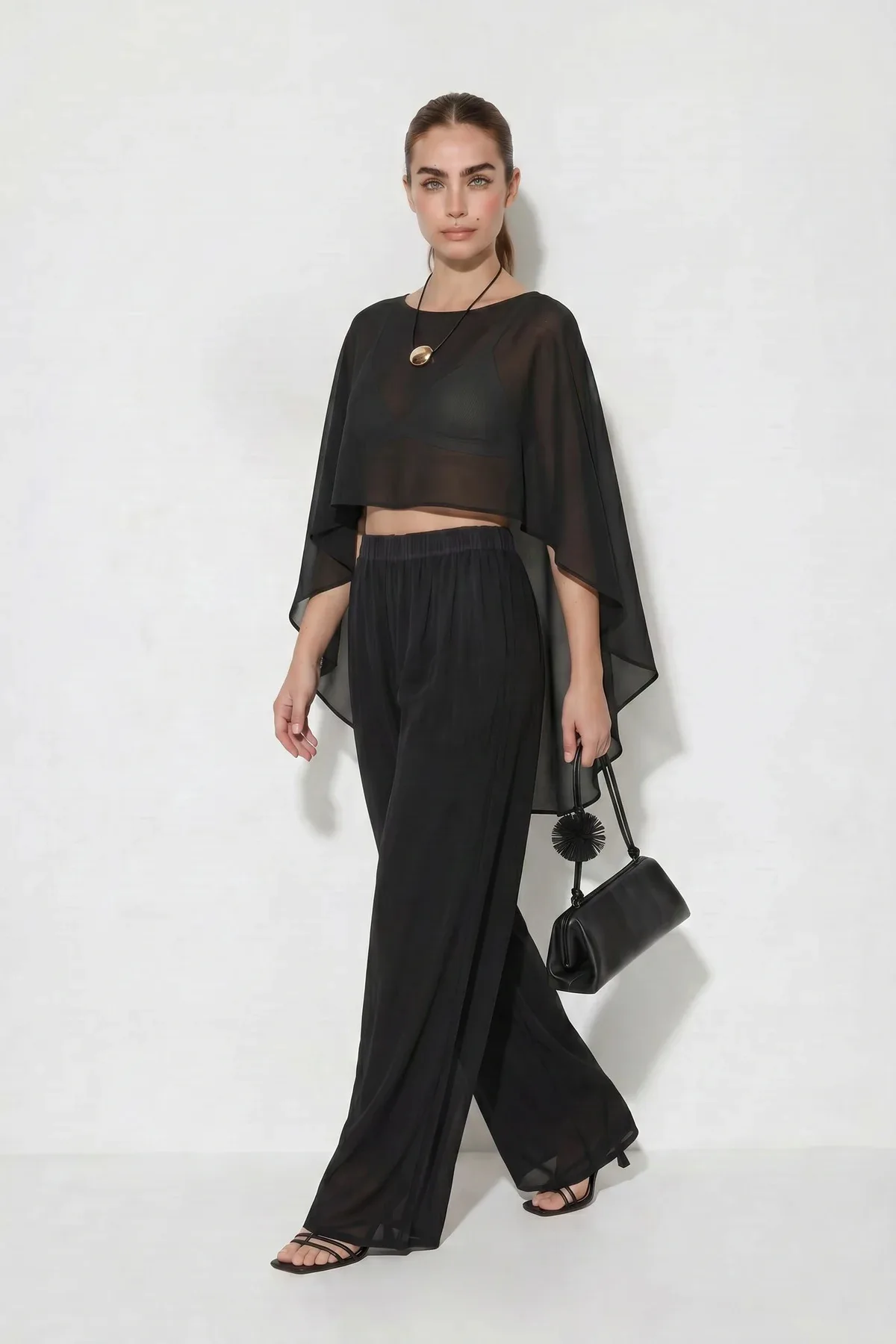 Kadın Şifon Pelerin Bluz Beli Lastikli Bol Siyah Pantolon Takım