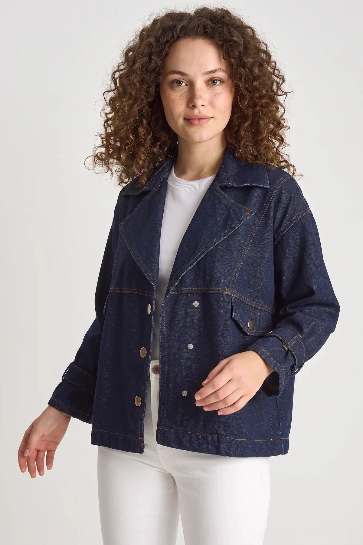 Kadın Geniş Yaka Uzun Kollu Ayarlanabilir Manşetli Denim Lacivert Ceket