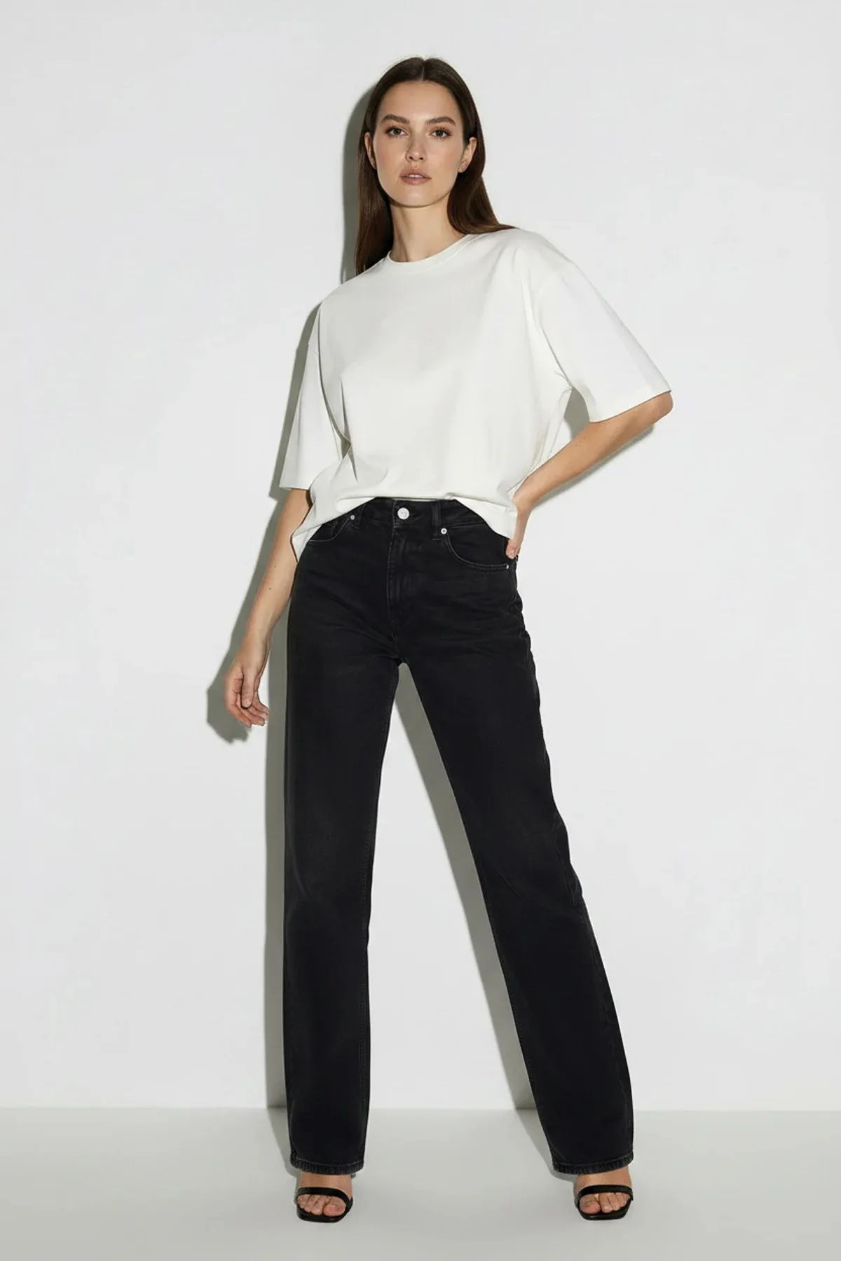 Kadın Kalp Dekolteli Oversize Modal T Shirt Beyaz Siyah