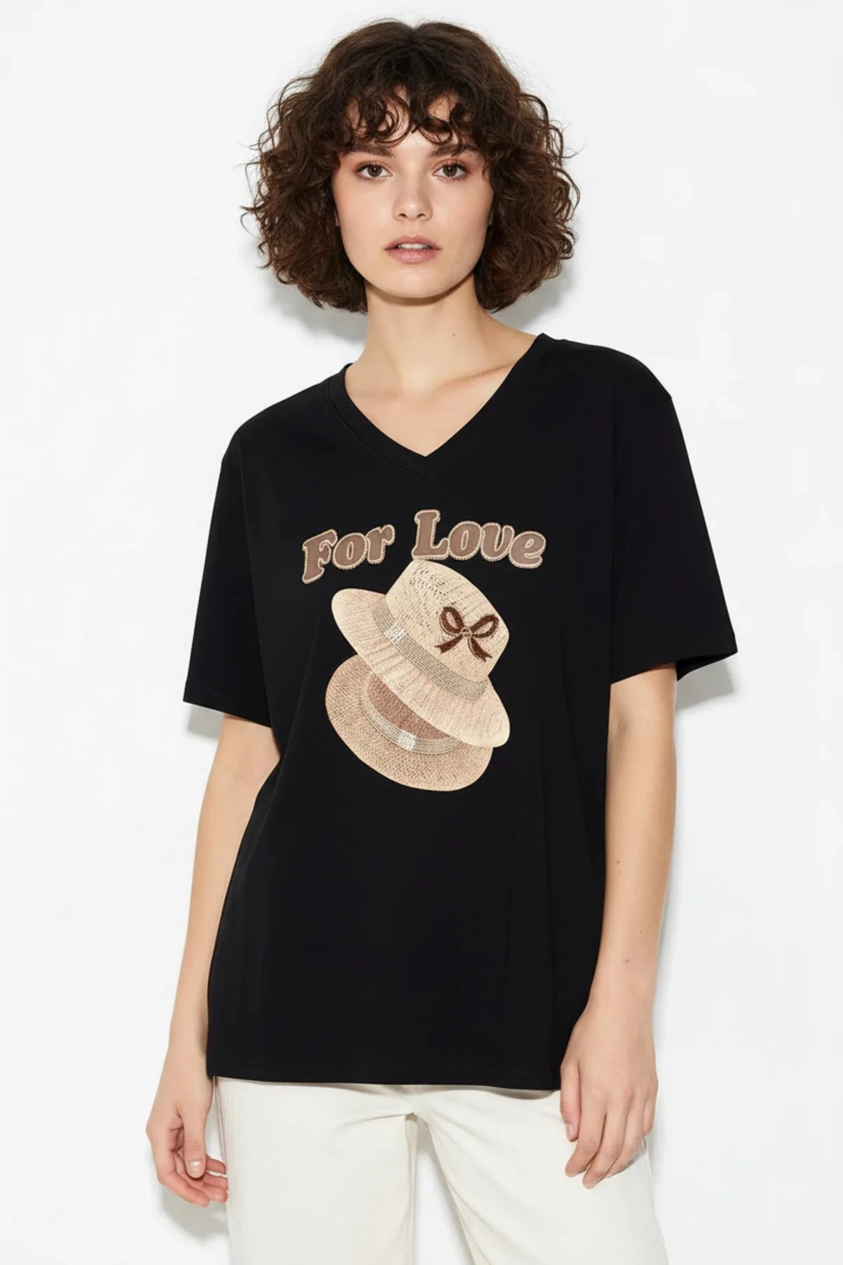 Kadın V Yaka For Love Nakış ve Boncuk İşlemeli Oversize T Shirt Siyah