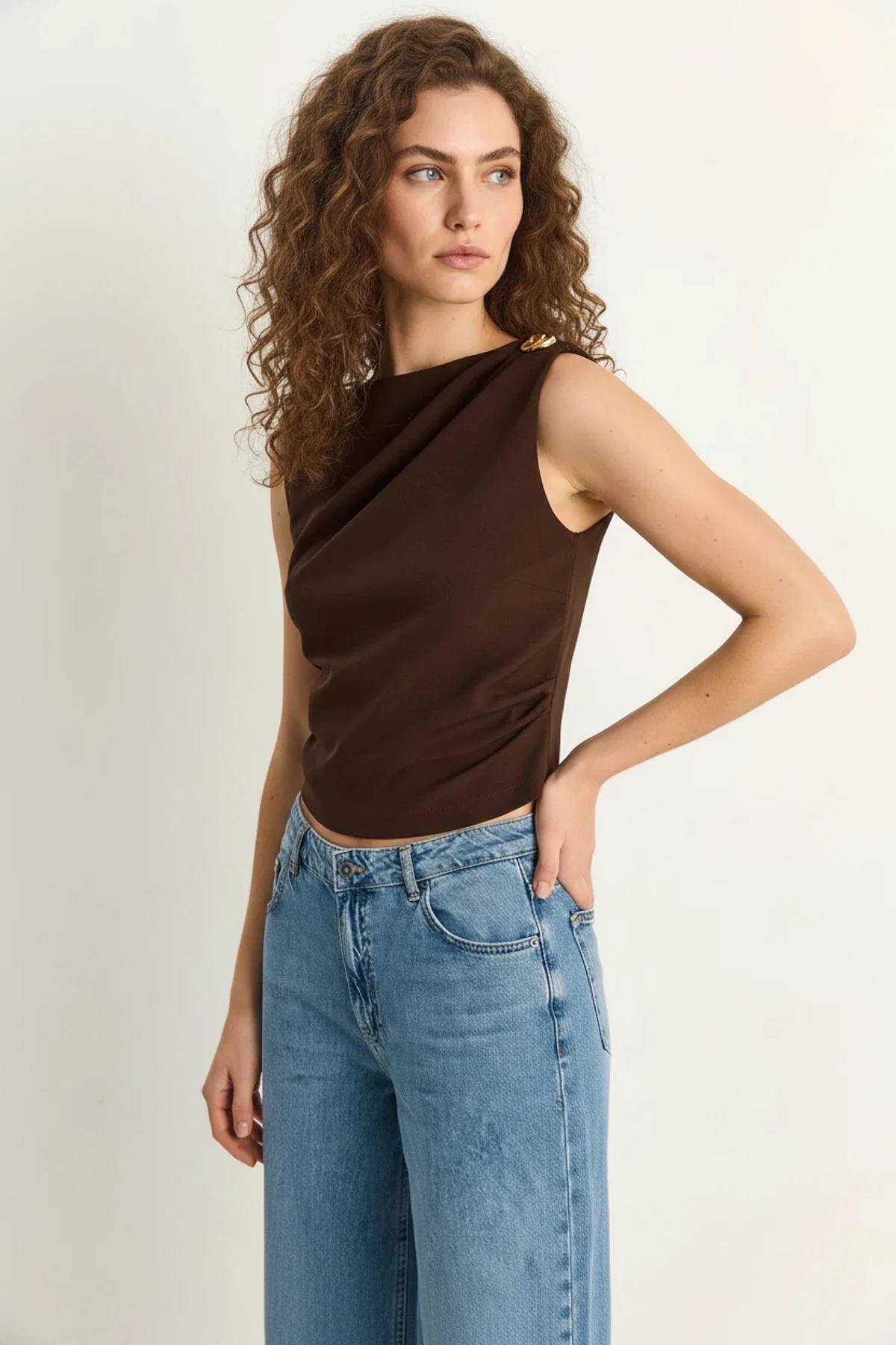 Kadın Metal Aksesuarlı Drape Detaylı Gizli Fermuarlı Siyah Bluz