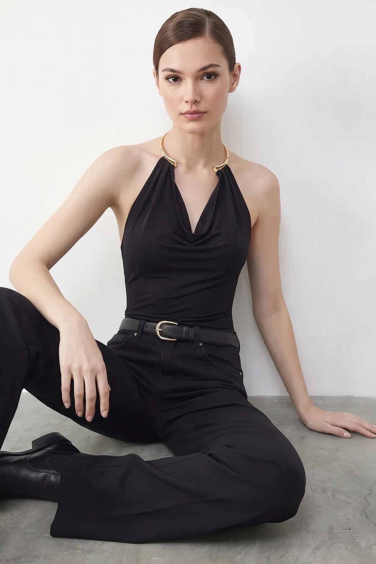 Kadın Boyundan Aksesuarlı Degaje Yaka Altı Çıtçıtlı Bodysuit Siyah Bluz