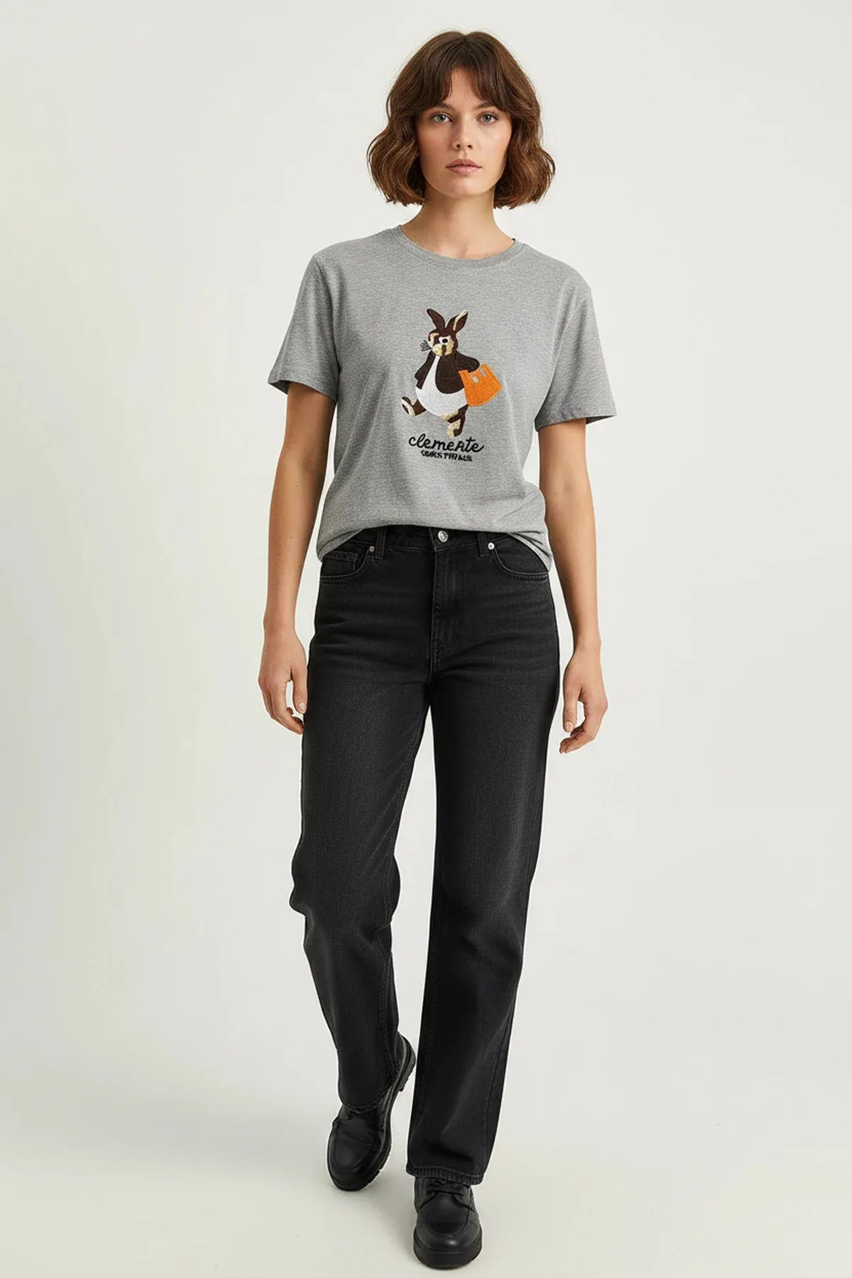 Kadın Rabbit Nakışlı İşlemeli Bisiklet Yaka Basic T Shirt Gri