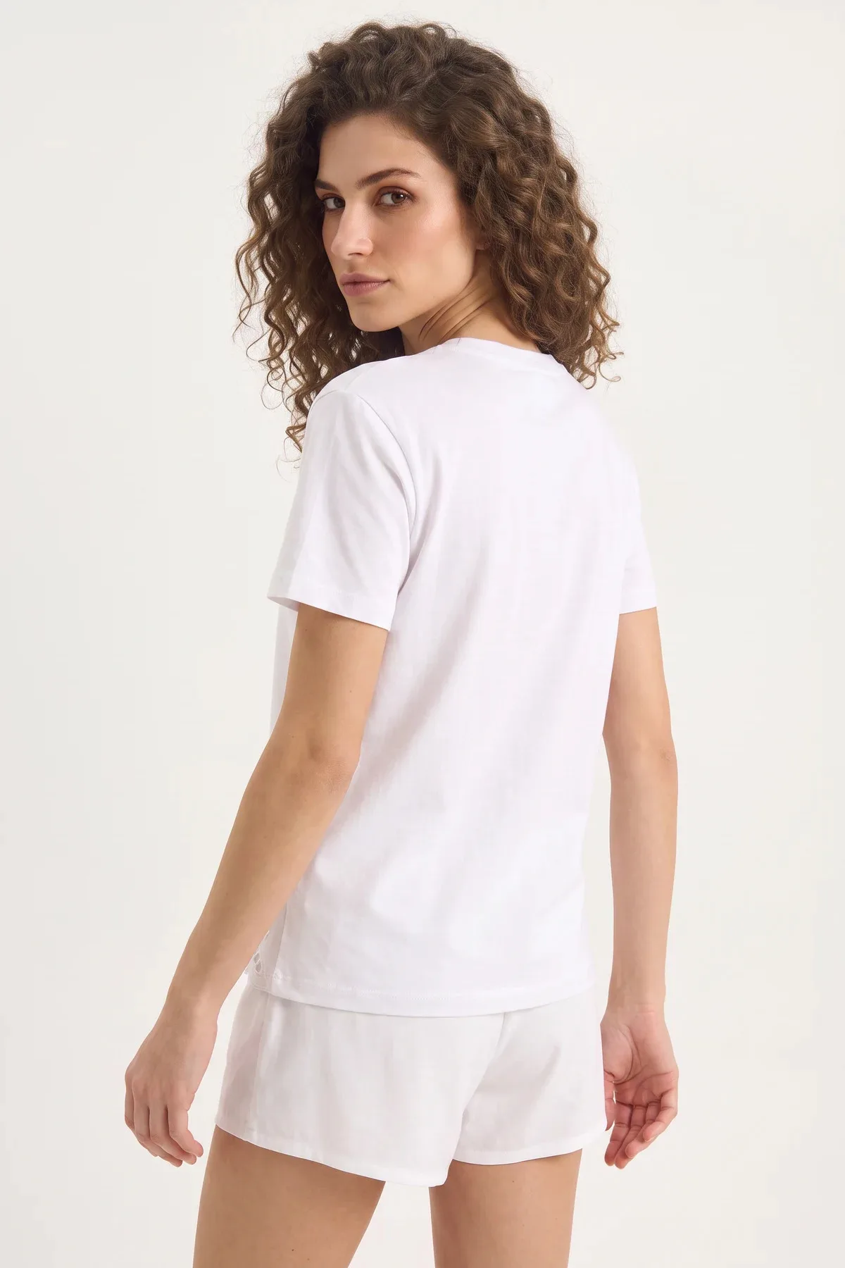 Kadın Brode Detaylı Bisiklet Yaka Basic T Shirt Beyaz