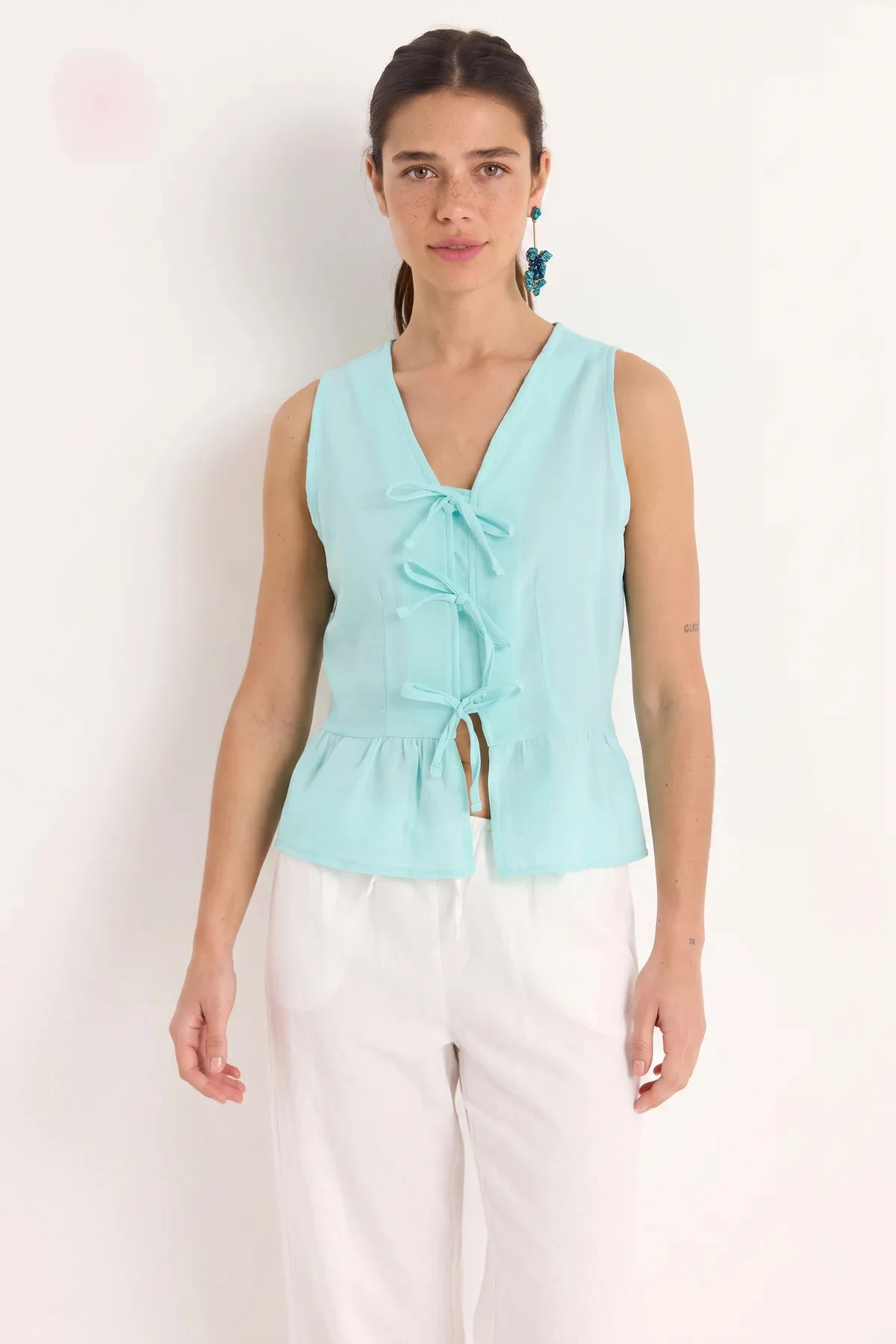 Kadın V Yaka Fiyonk Detaylı Peplum Müslin Su Yeşili Bluz