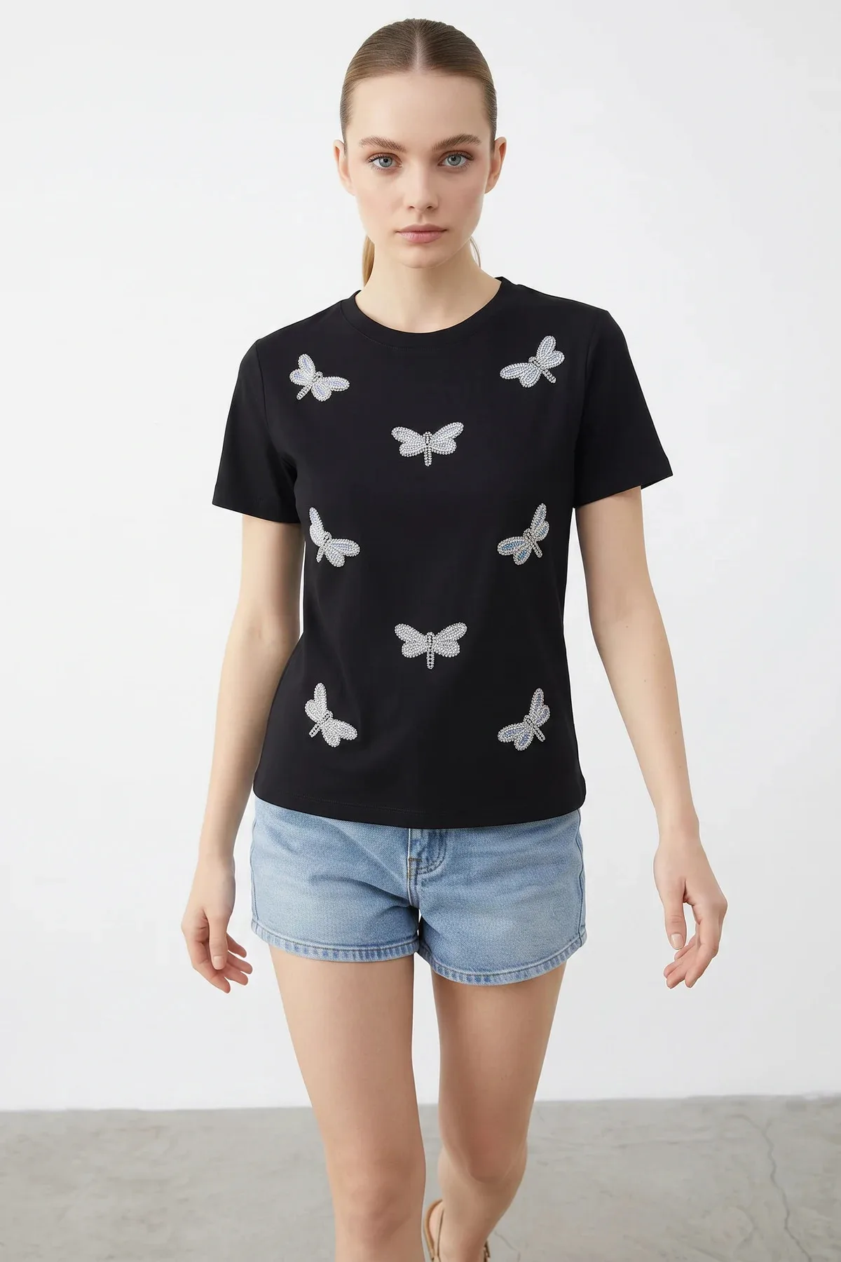 Kadın Boncuk Taş İşlemeli Yusufçuk Desenli Rahat Kalıp T Shirt Siyah