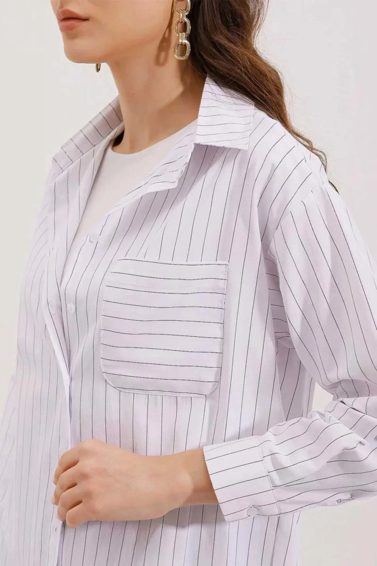 Kadın Oversize Çizgili Pamuklu Beyaz Gömlek