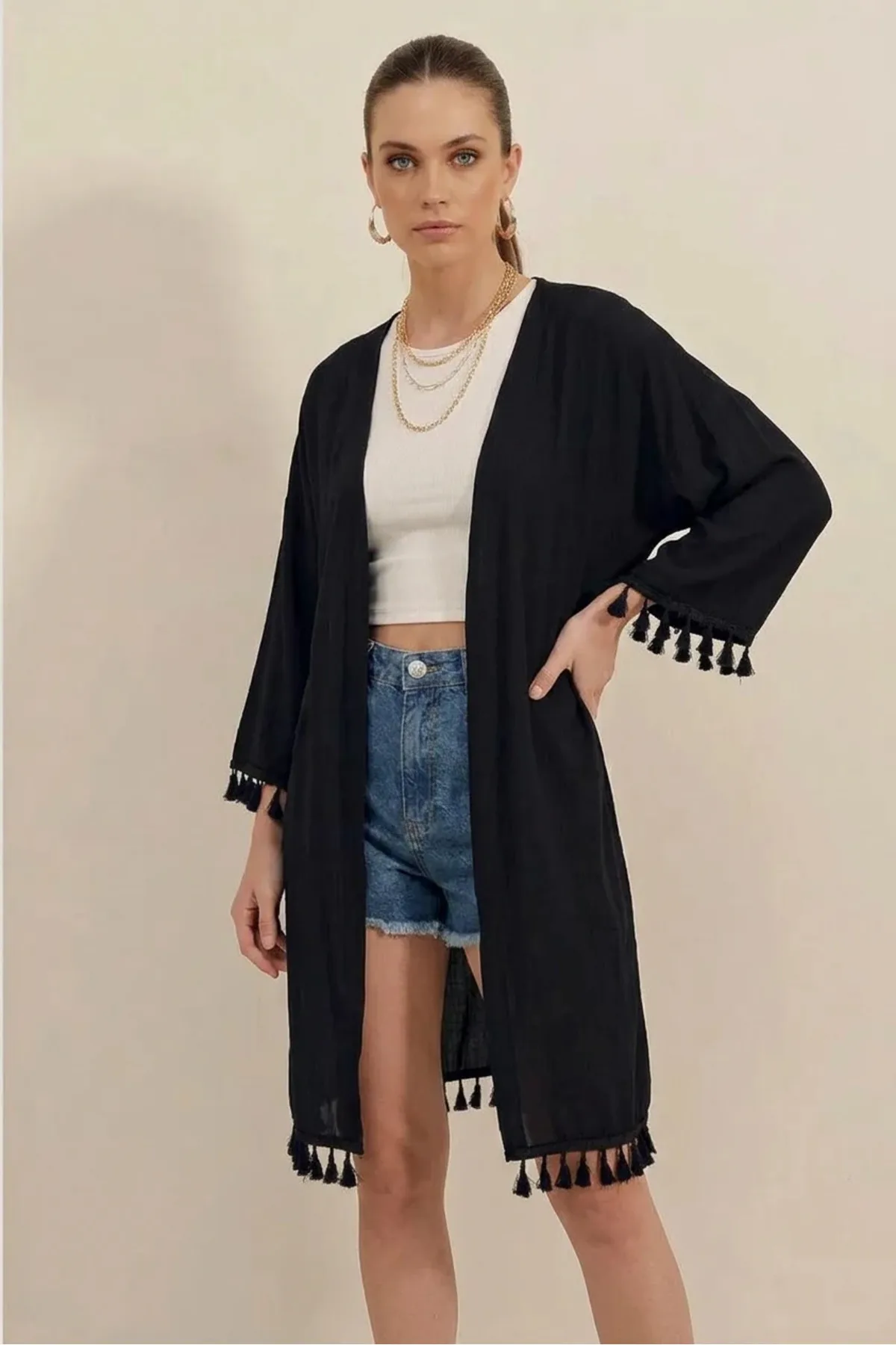 Kadın Fırfırlı Püsküllü Kol Detayı Etek Siyah Kimono