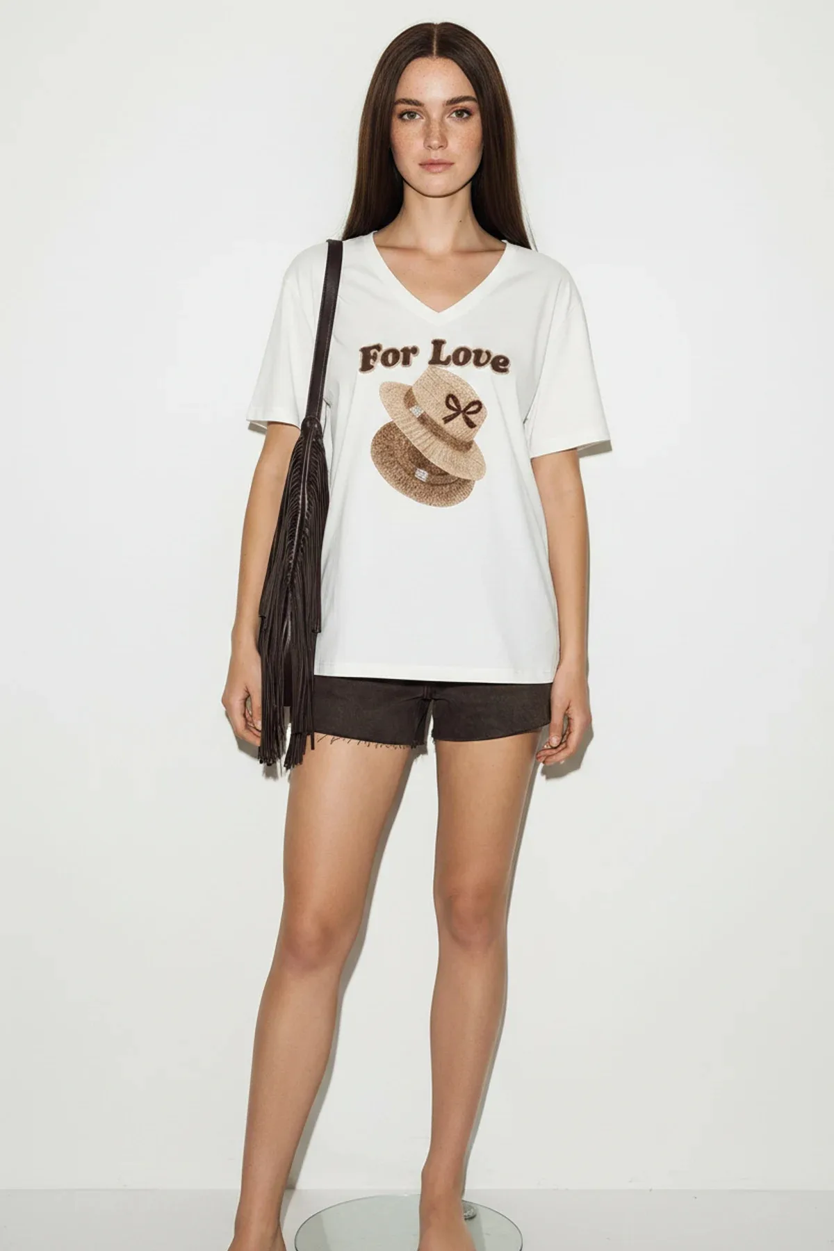 Kadın V Yaka For Love Nakış ve Boncuk İşlemeli Oversize T Shirt Beyaz