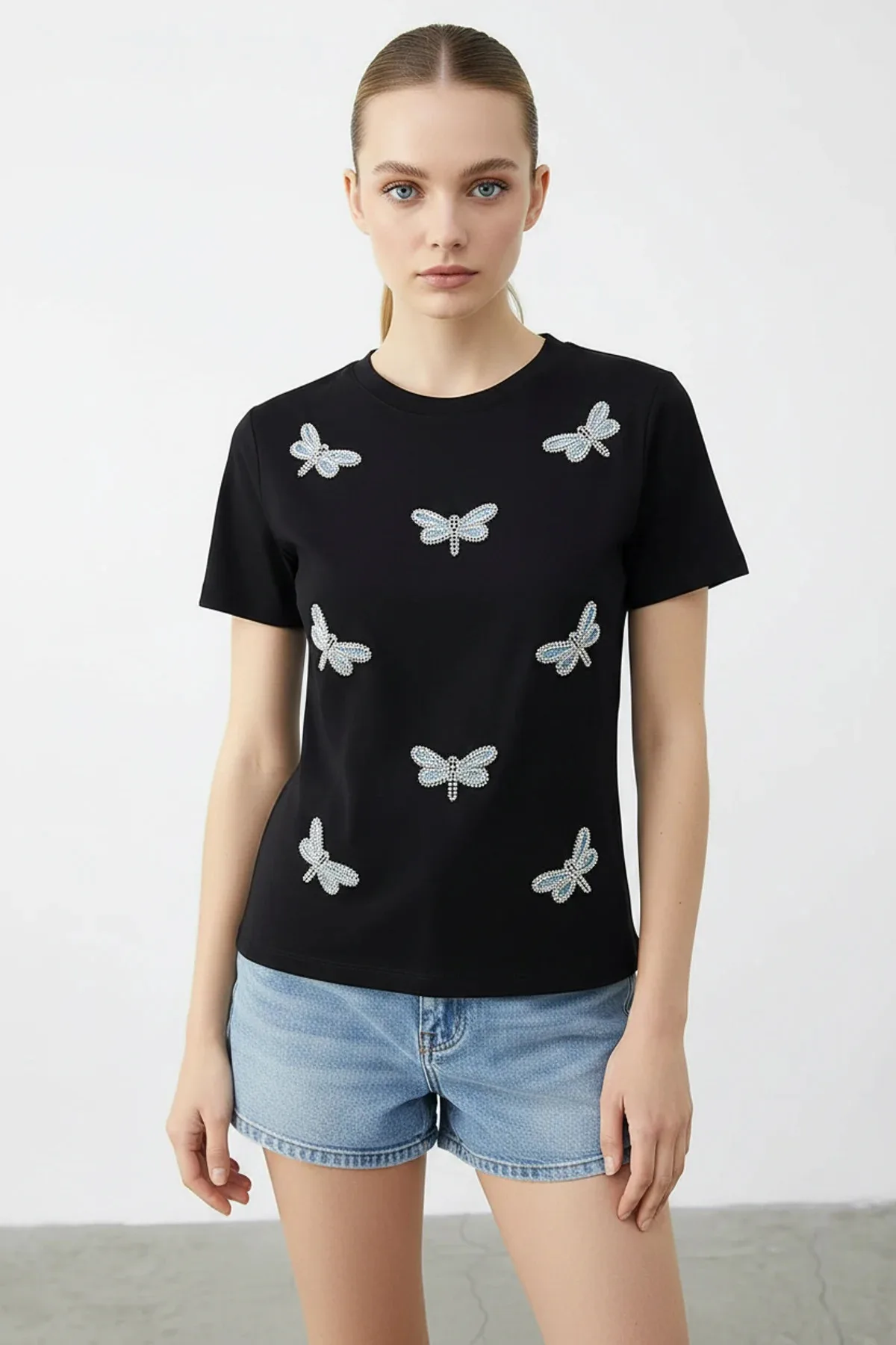 Kadın Boncuk Taş İşlemeli Yusufçuk Desenli Rahat Kalıp T Shirt Siyah