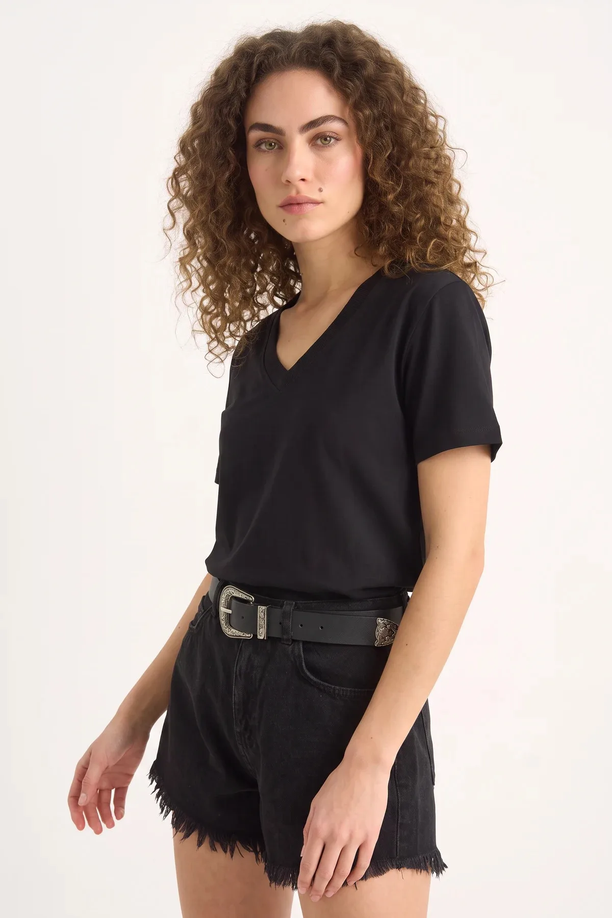 Kadın Derin V Yaka Organik Comfort Fit Pamuklu Siyah Tişört