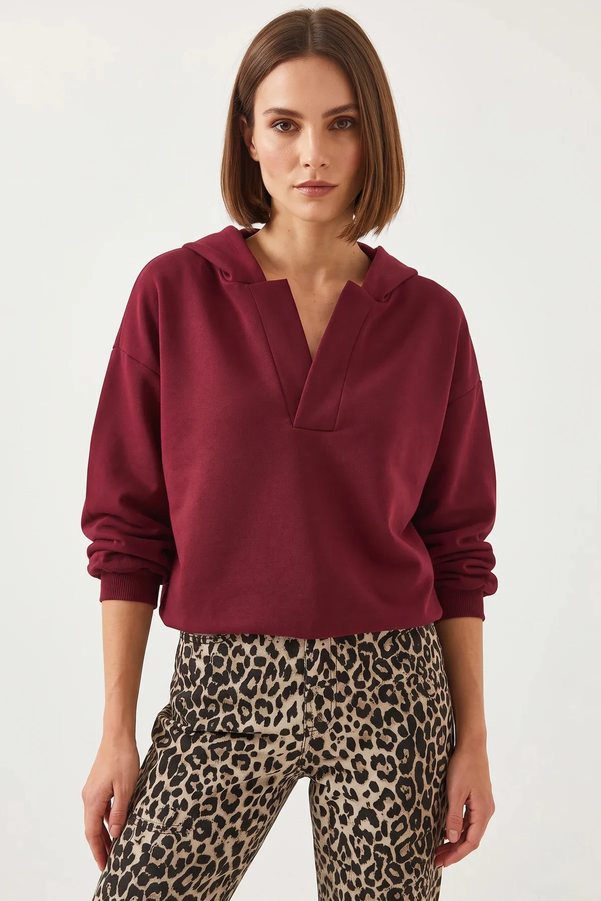 Kadın Kapüşonlu V Yaka Bordo Sweatshirt