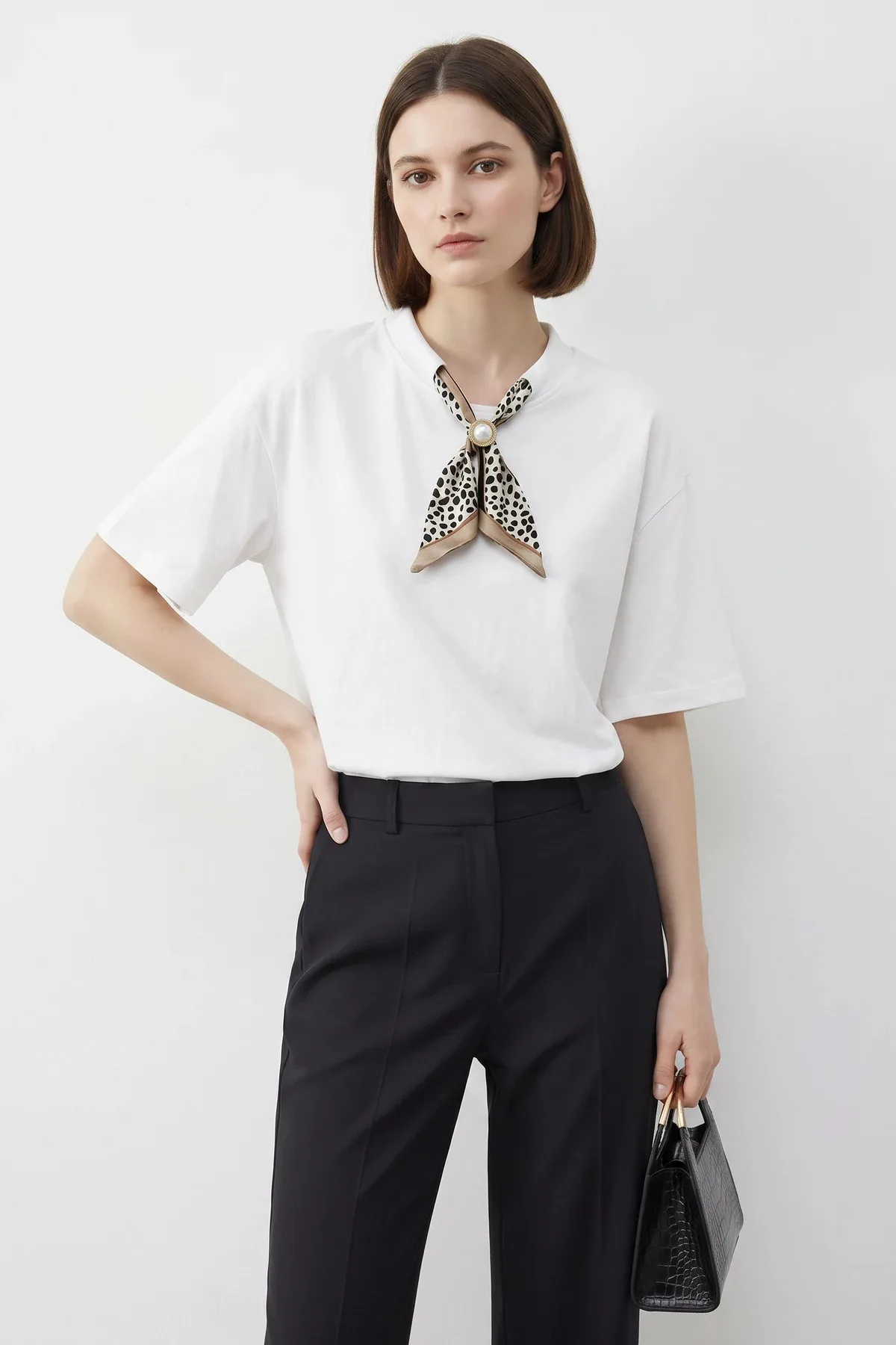 Kadın Tokalı Fular Detaylı Basic T Shirt Kakao T-Shirt - Kahverengi