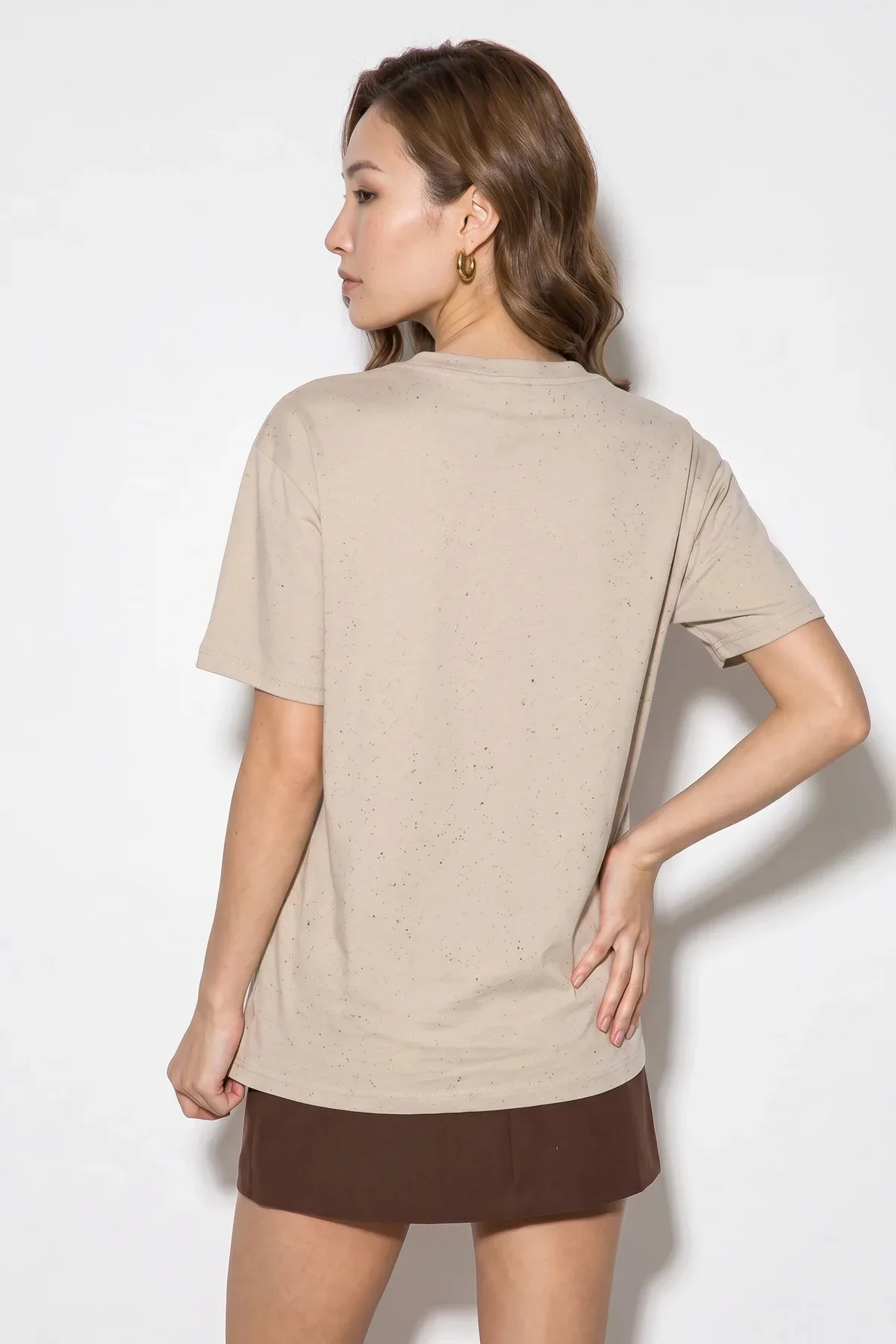 Kadın Yaldız Baskılı Zincir ve Fular Detaylı Oversize T Shirt Bej