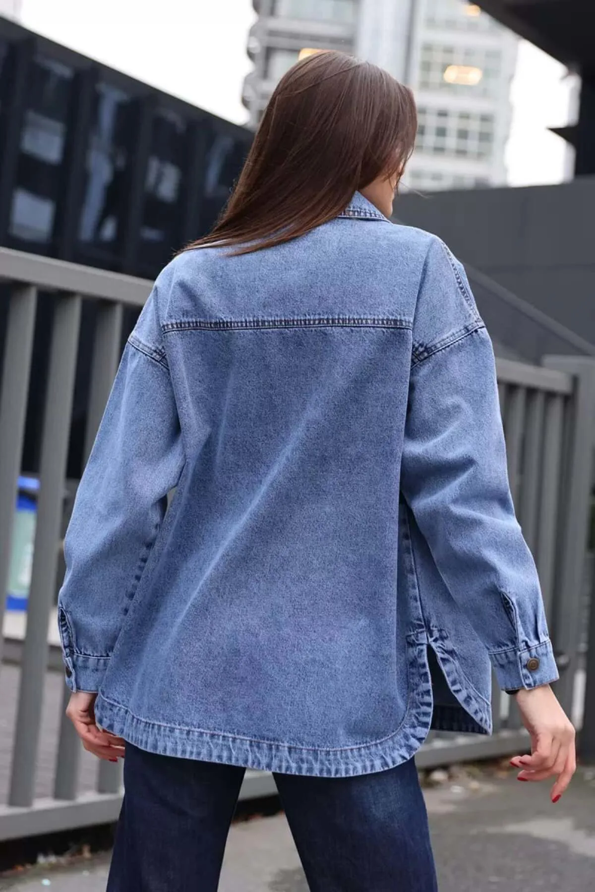 Kadın Gömlek Yaka Çift Cepli Oversize Pamuklu Koyu Mavi Ceket