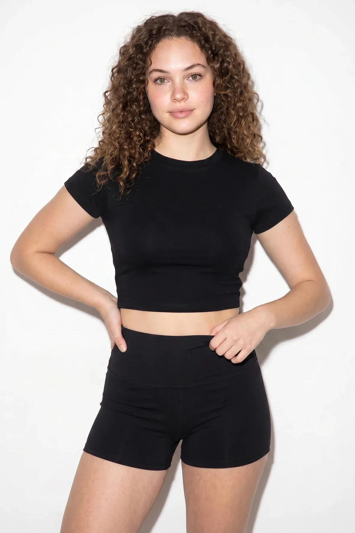 Kadın Kısa Kol Bisiklet Yaka Crop T Shirt Siyah