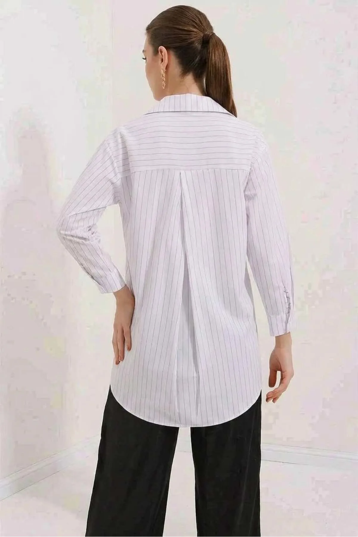 Kadın Oversize Çizgili Pamuklu Beyaz Gömlek