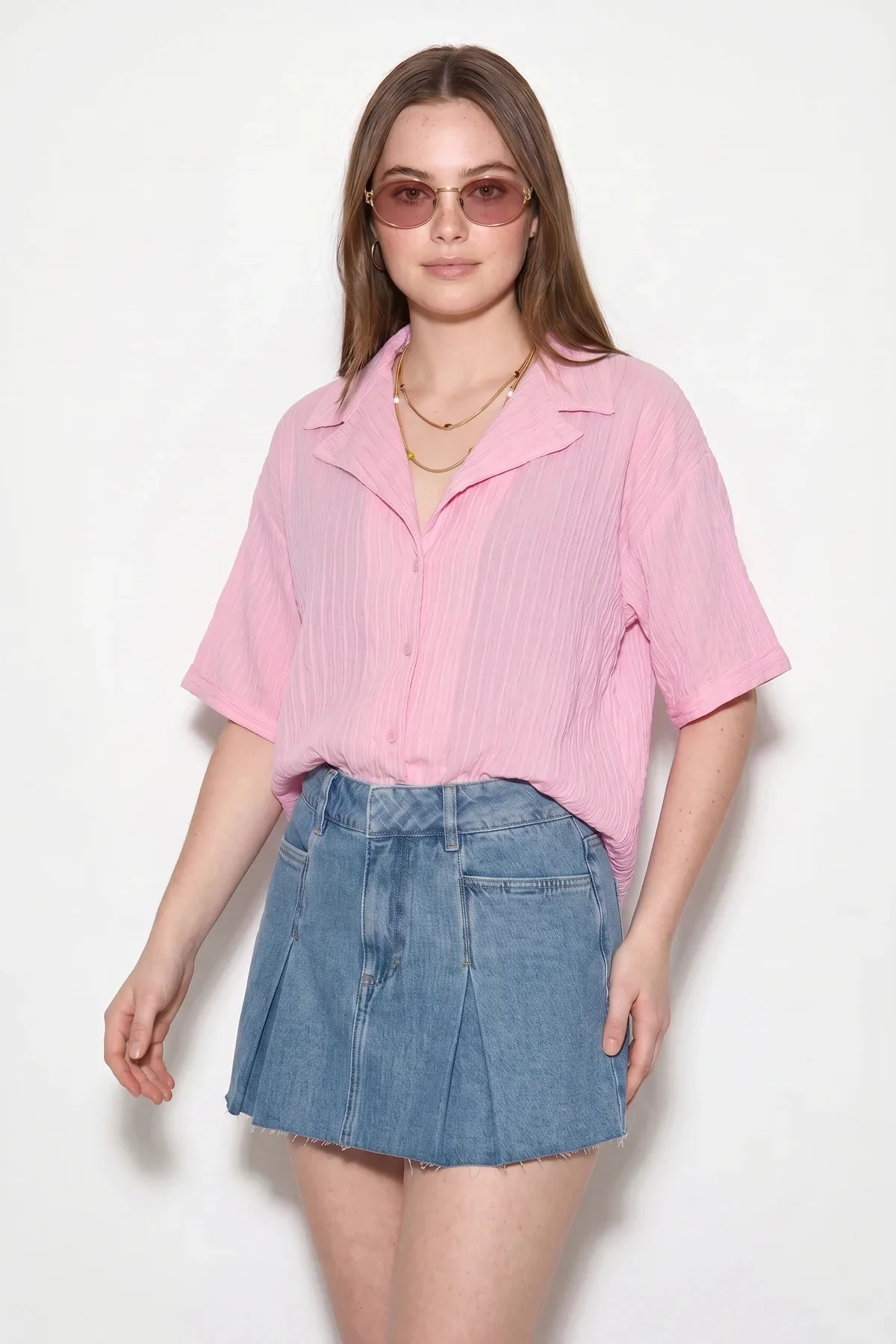 Kadın Açık Yaka Kendinden Çizgili Oversize Kısa Kol Şeker Pembe Gömlek