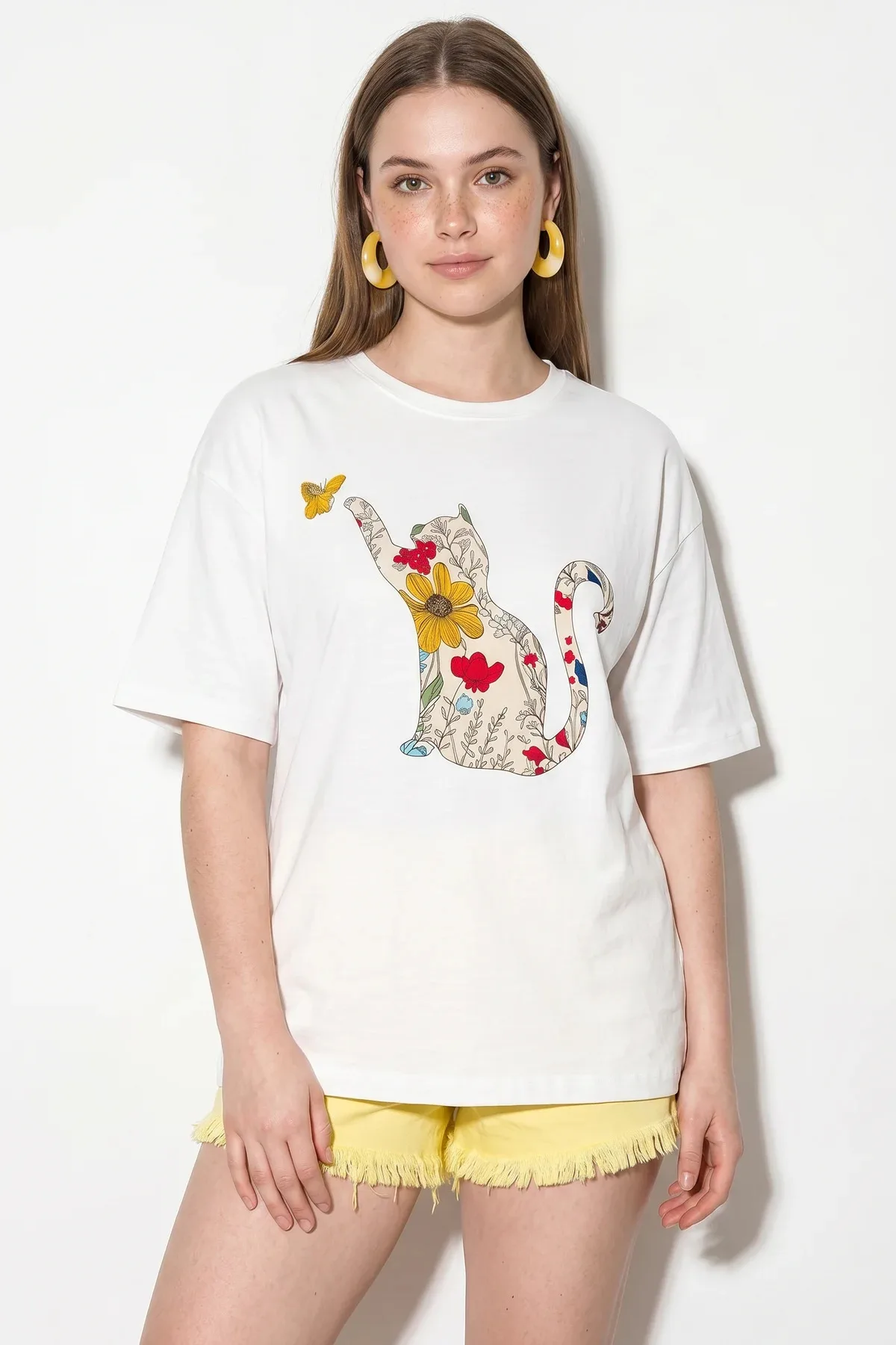 Kadın Bisiklet Yaka Kedi Baskılı Oversize Pamuklu T Shirt Beyaz