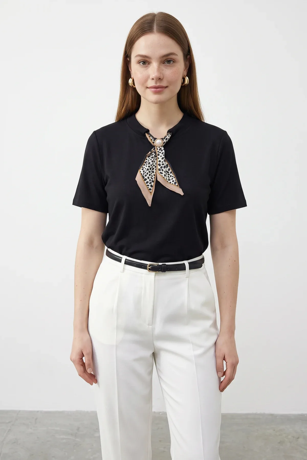 Kadın Tokalı Fular Detaylı Basic T Shirt Kakao T-Shirt - Kahverengi