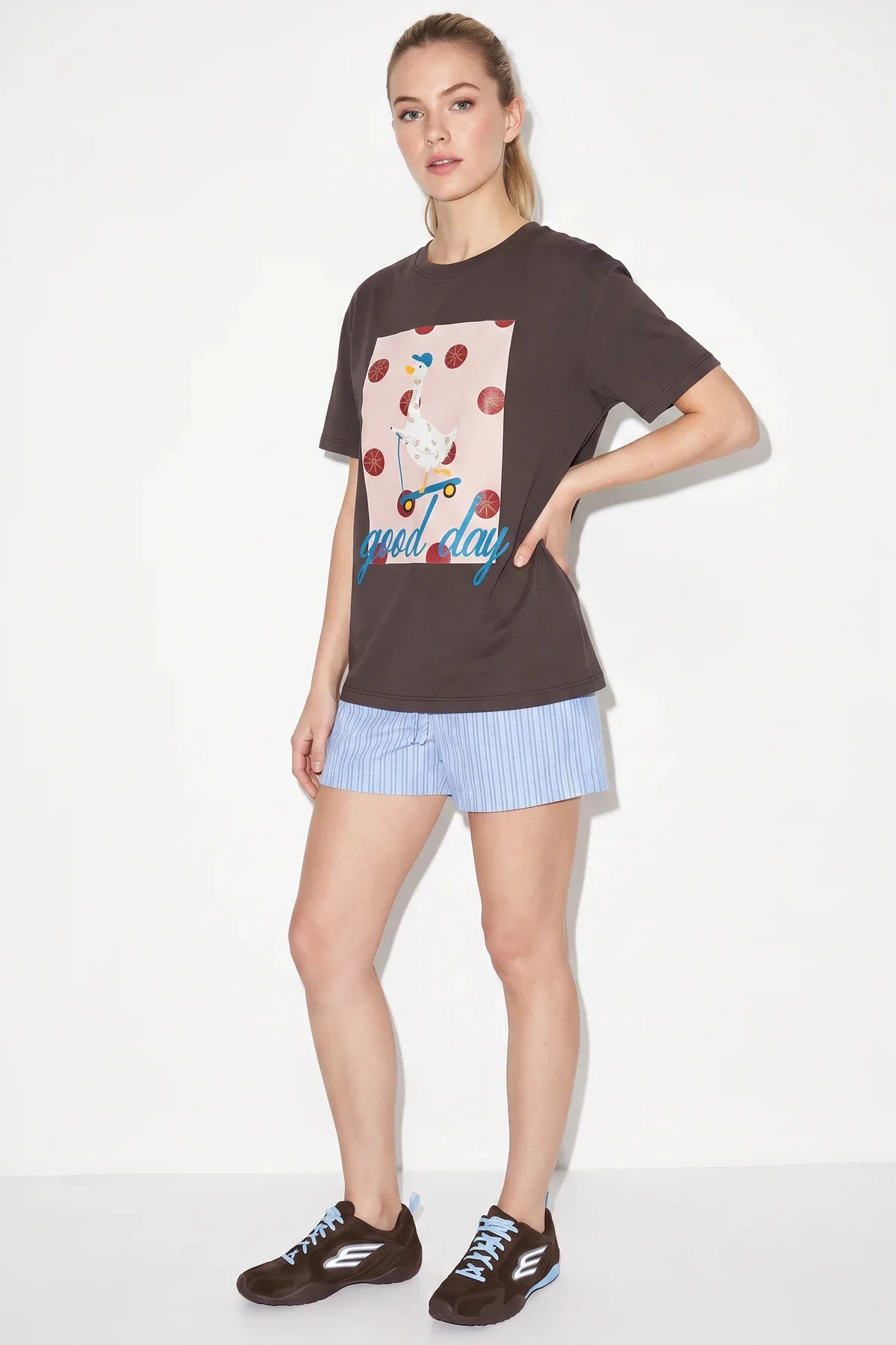 Kadın Good Day Baskılı Nakış Detaylı Relaxed Fit T Shirt Kahverengi