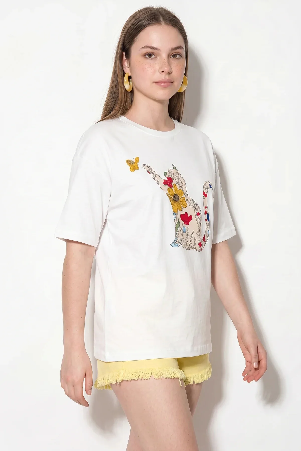 Kadın Bisiklet Yaka Kedi Baskılı Oversize Pamuklu T Shirt Beyaz