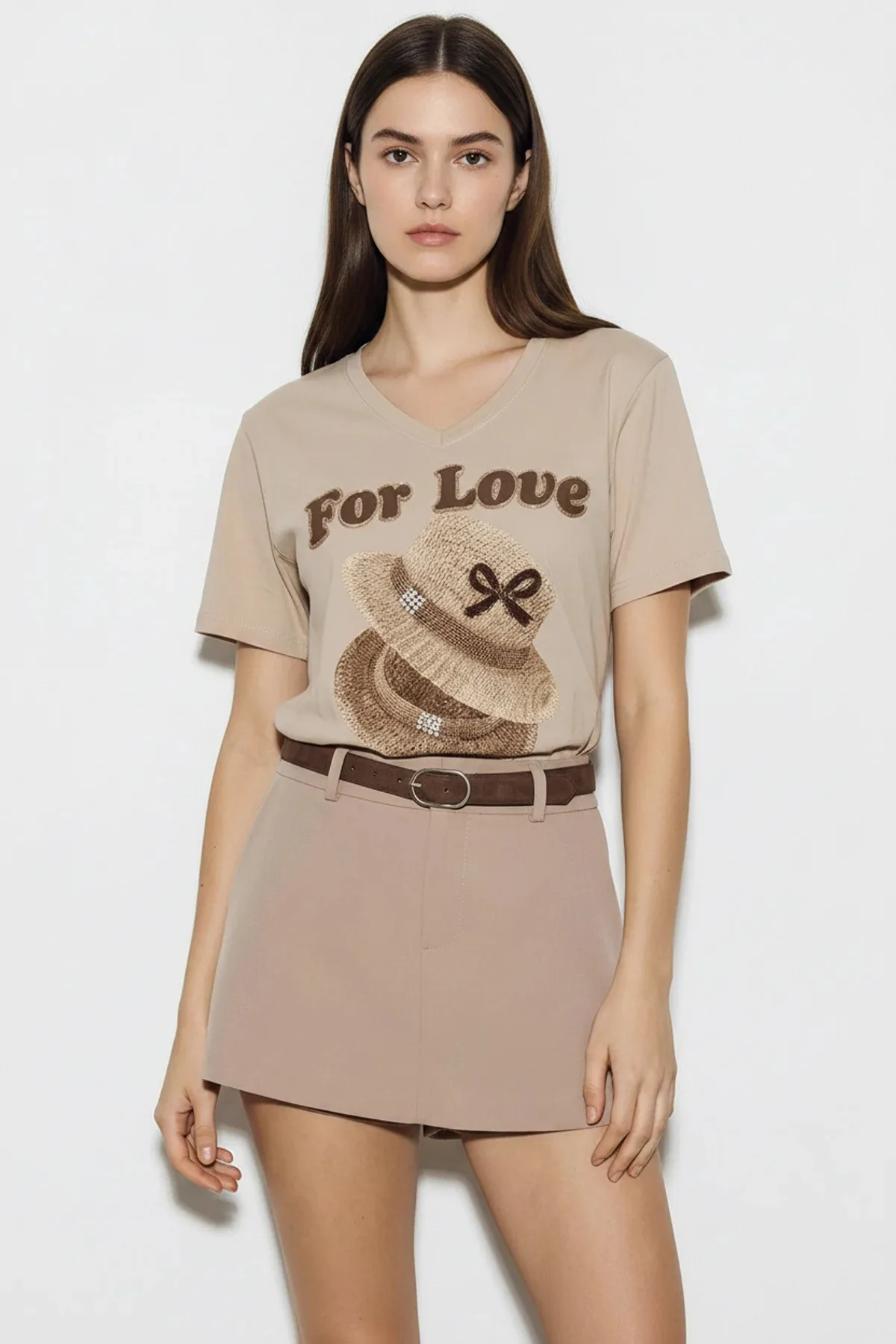 Kadın V Yaka For Love Nakış ve Boncuk İşlemeli Oversize T Shirt Bej