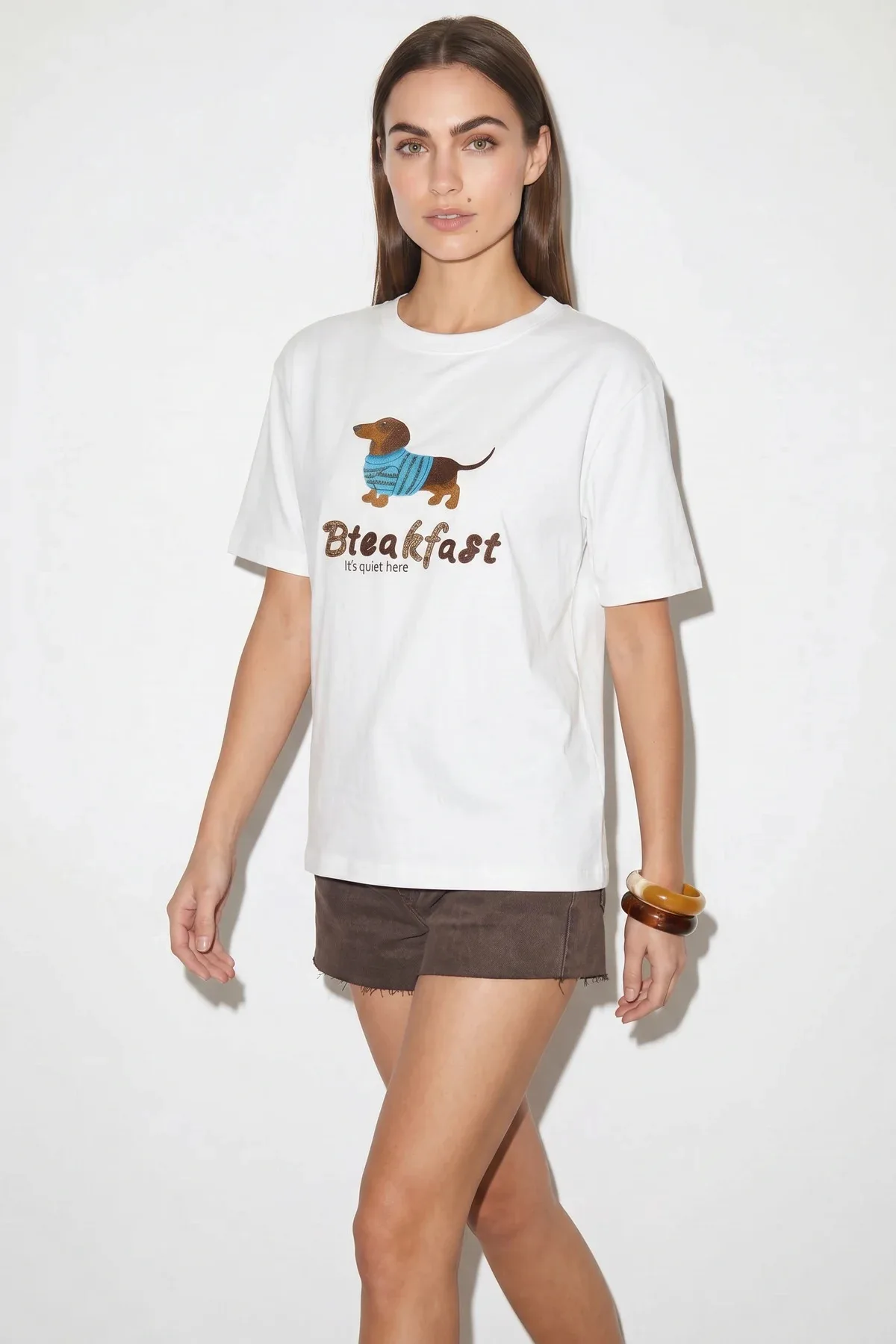 Kadın Bisiklet Yaka Nakış Boncuk İşlemeli Oversize T Shirt Beyaz T-Shirt