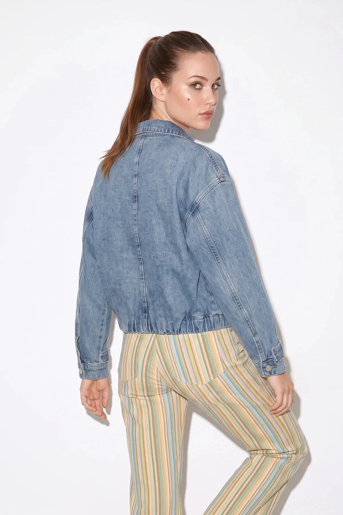 Kadın Fermuarlı Kemer Detaylı Oversize Denim Buz Mavisi Ceket