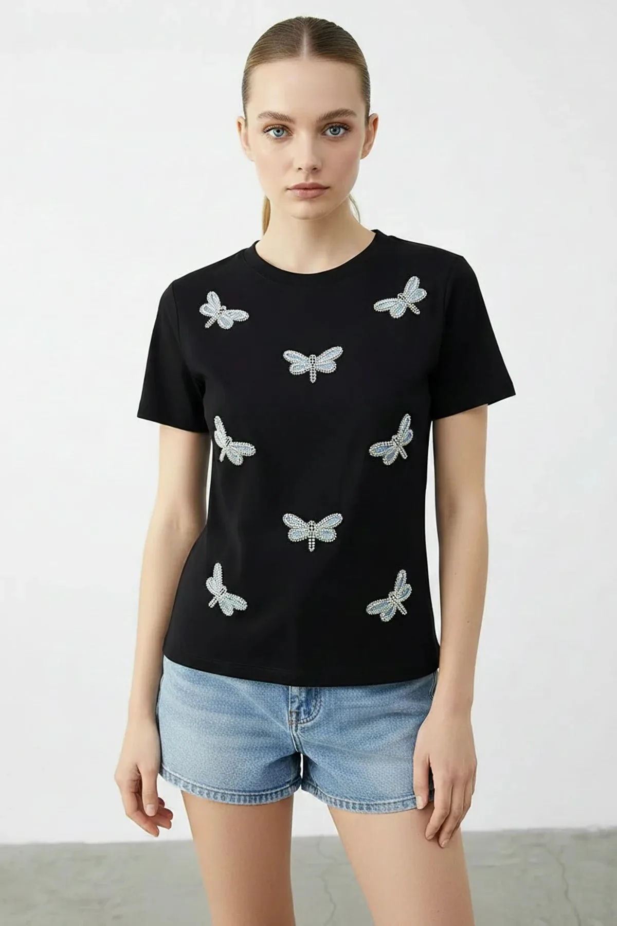Kadın Boncuk Taş İşlemeli Yusufçuk Desenli Rahat Kalıp T Shirt Siyah