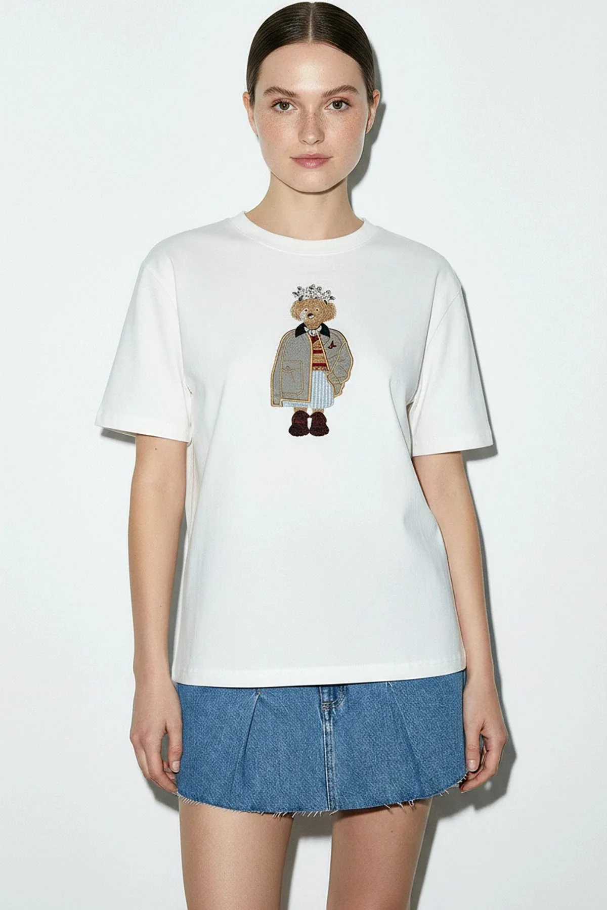 Kadın Köpek Nakışlı Taş İşlemeli Relaxed Fit Pamuklu T Shirt Beyaz