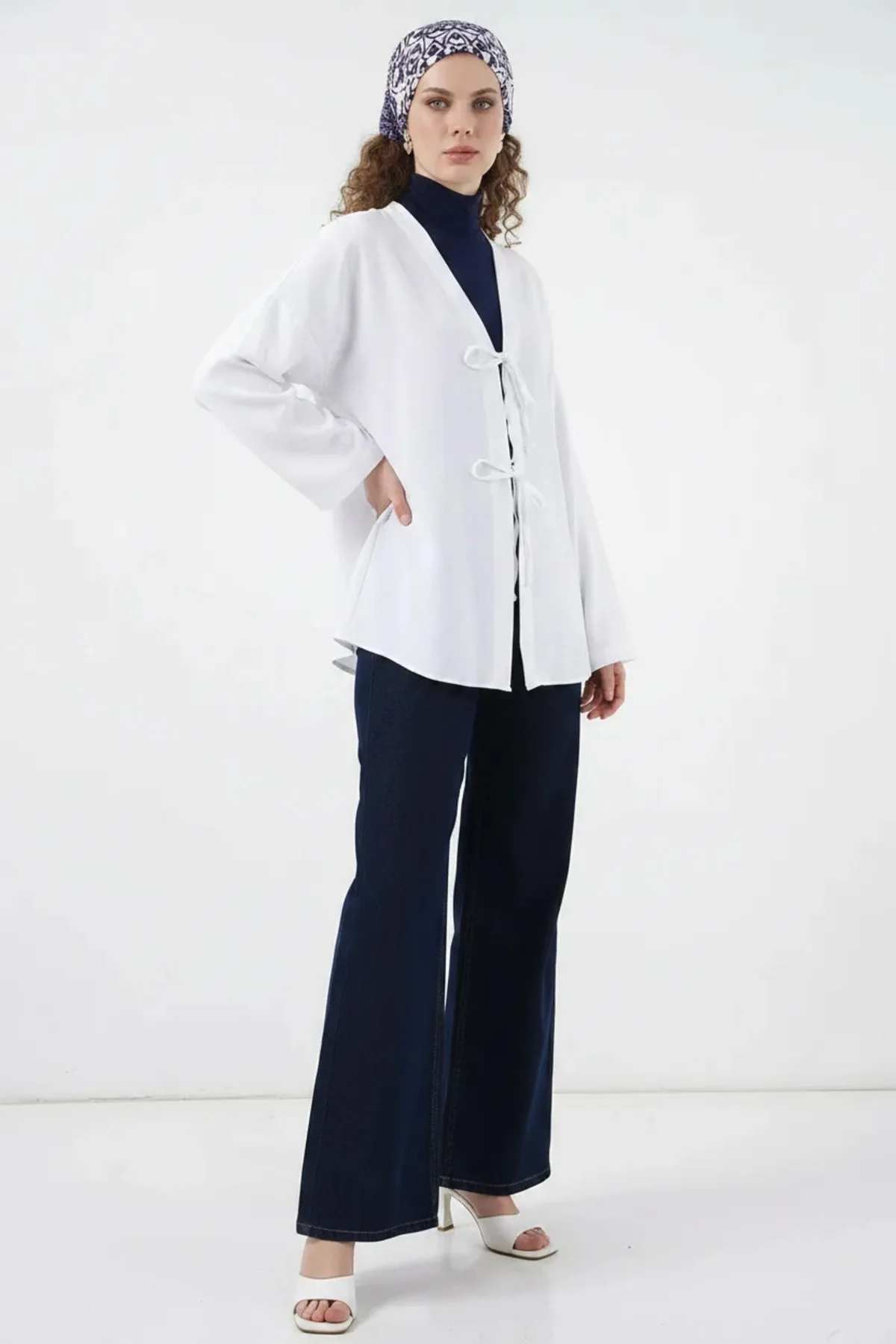 Kadın V Yaka Bağcıklı Viskon Beyaz Tesettür Kimono
