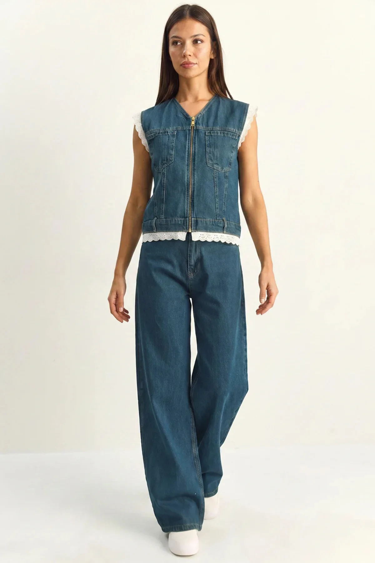 Kadın Dantel Detaylı Denim Yelek ve Wide Leg Lacivert Pantolon Takım