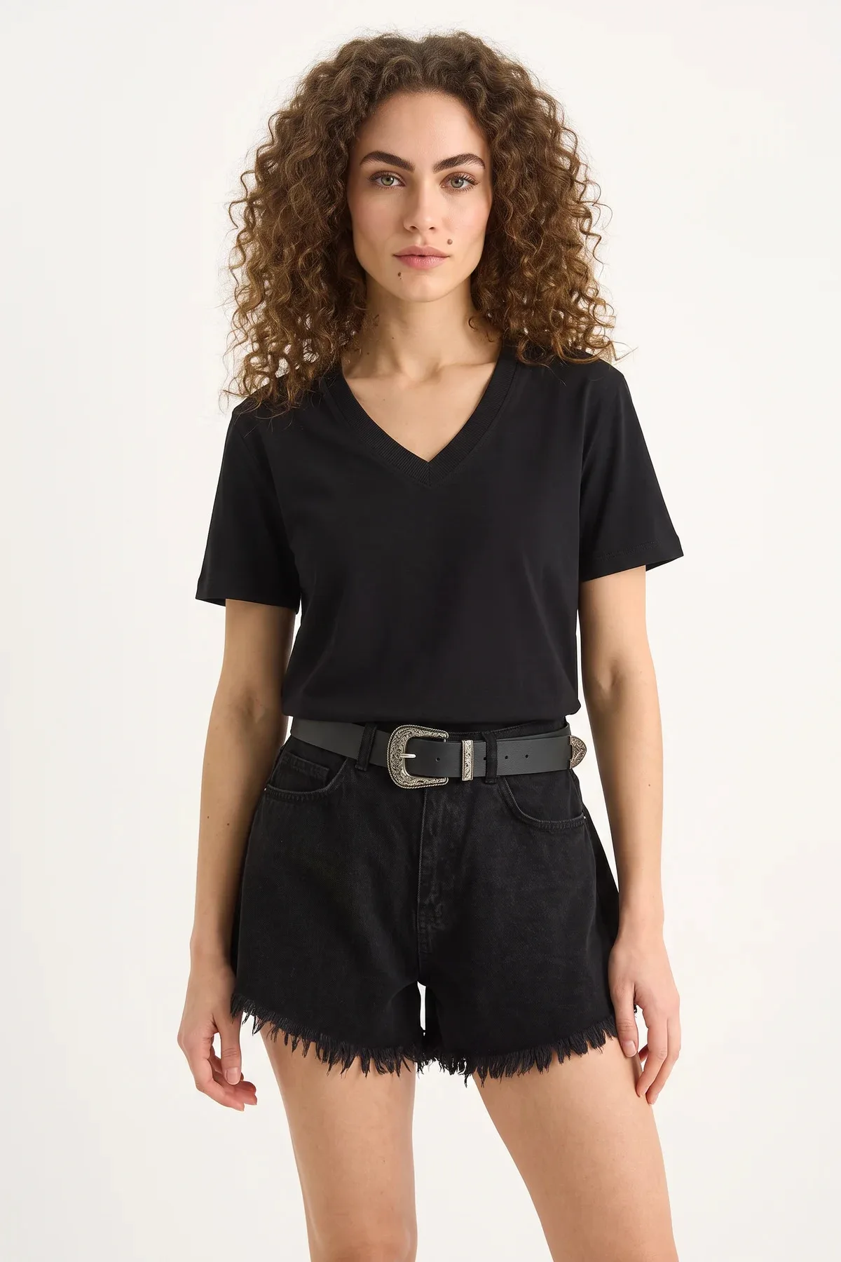 Kadın Derin V Yaka Organik Comfort Fit Pamuklu Siyah Tişört