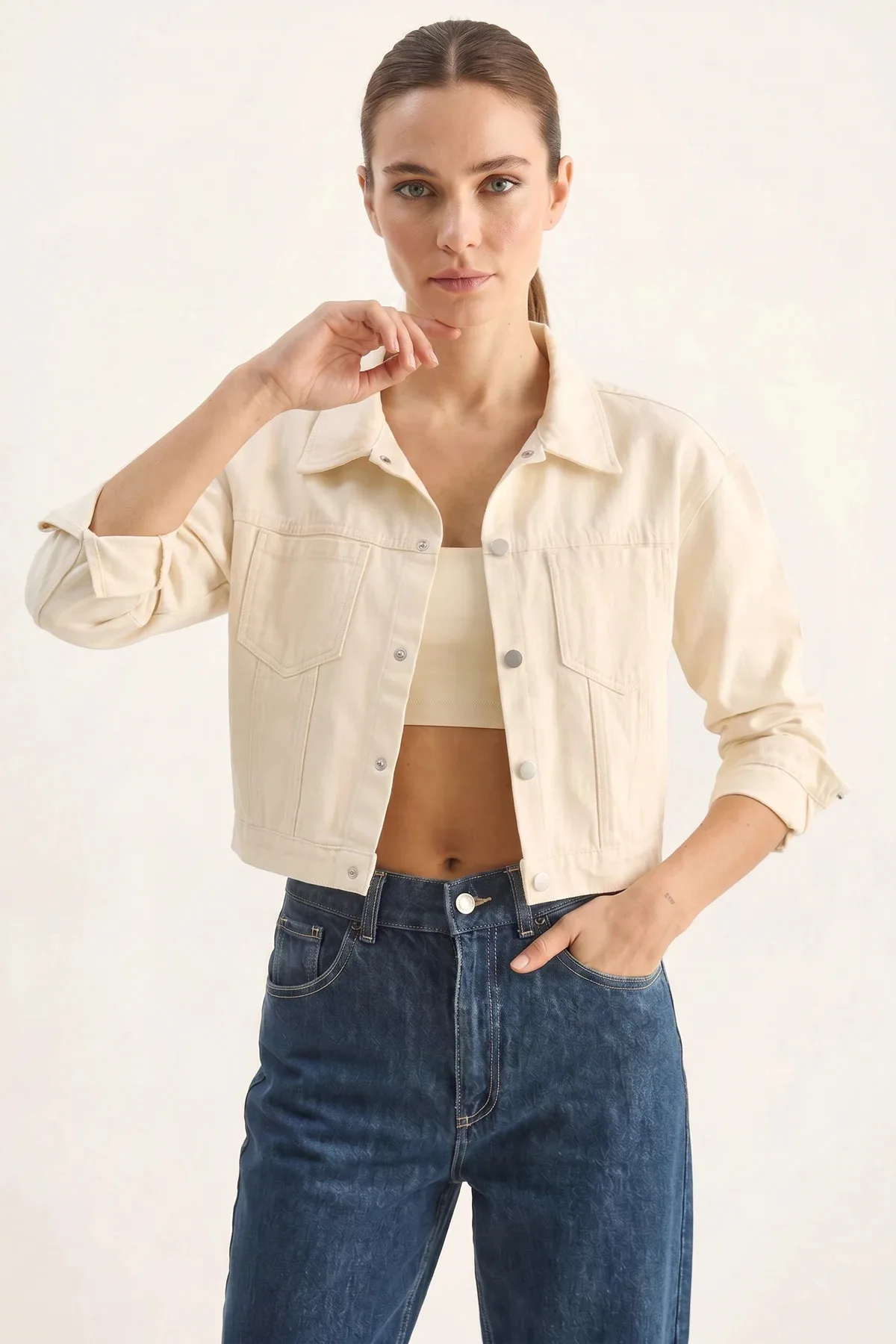 Kadın Çift Cep Detaylı Çıtçıt Kapamalı Mevsimlik Denim Krem Ceket