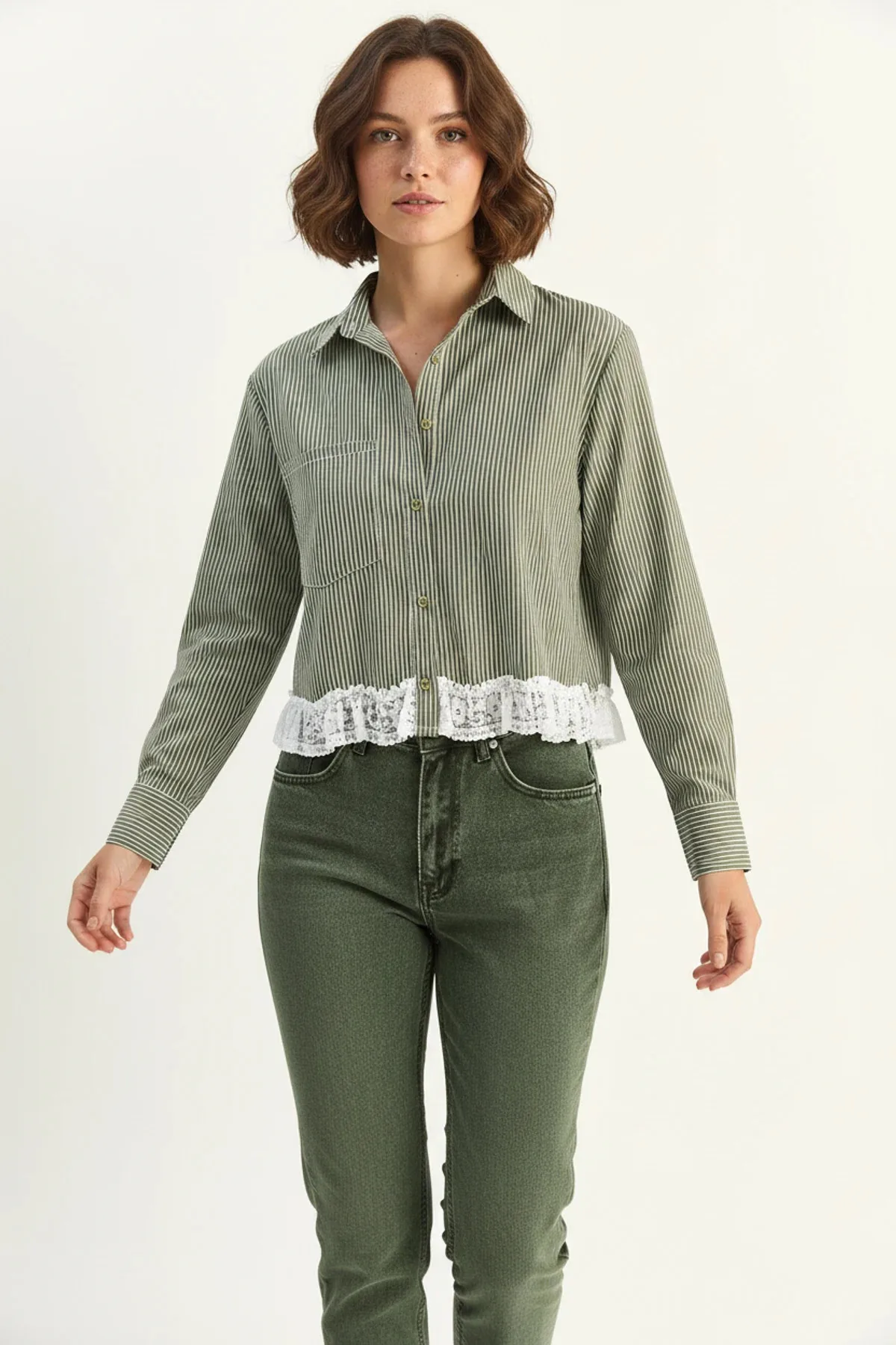 Kadın Dantel Detaylı Çizgili Crop Haki Gömlek