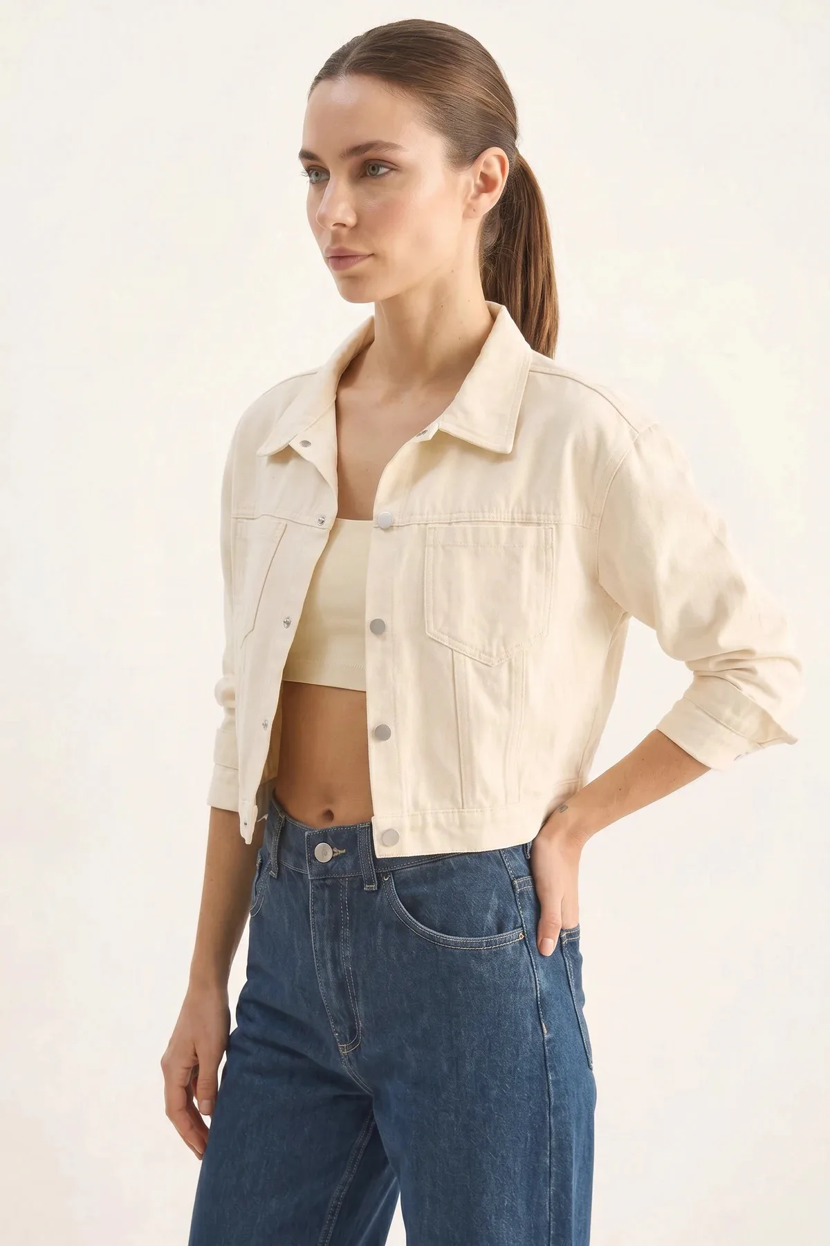 Kadın Çift Cep Detaylı Çıtçıt Kapamalı Mevsimlik Denim Krem Ceket