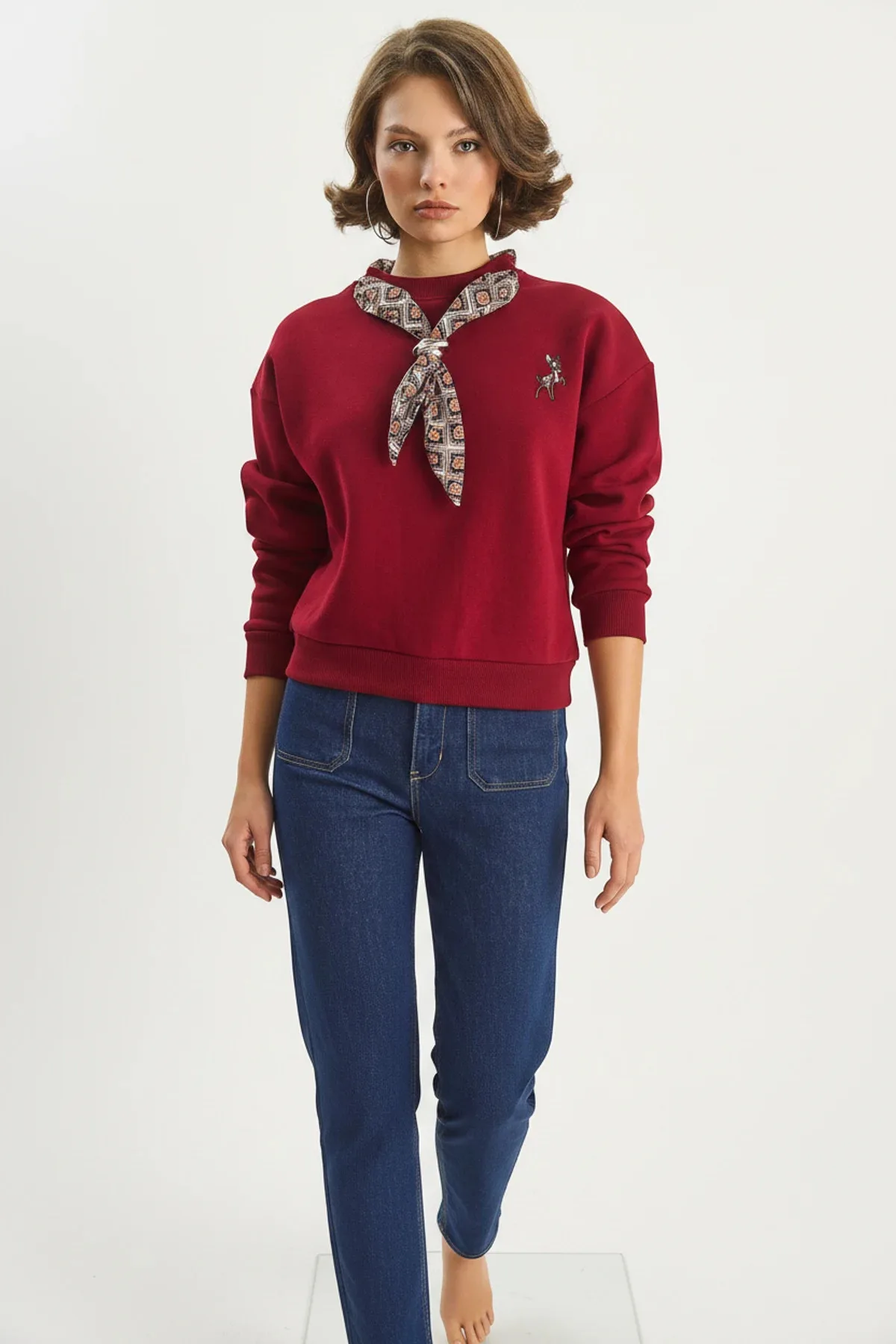 Kadın Fular Detaylı Ceylan Nakışlı Üç İplik Şardonlu Oversize Bordo Sweatshirt