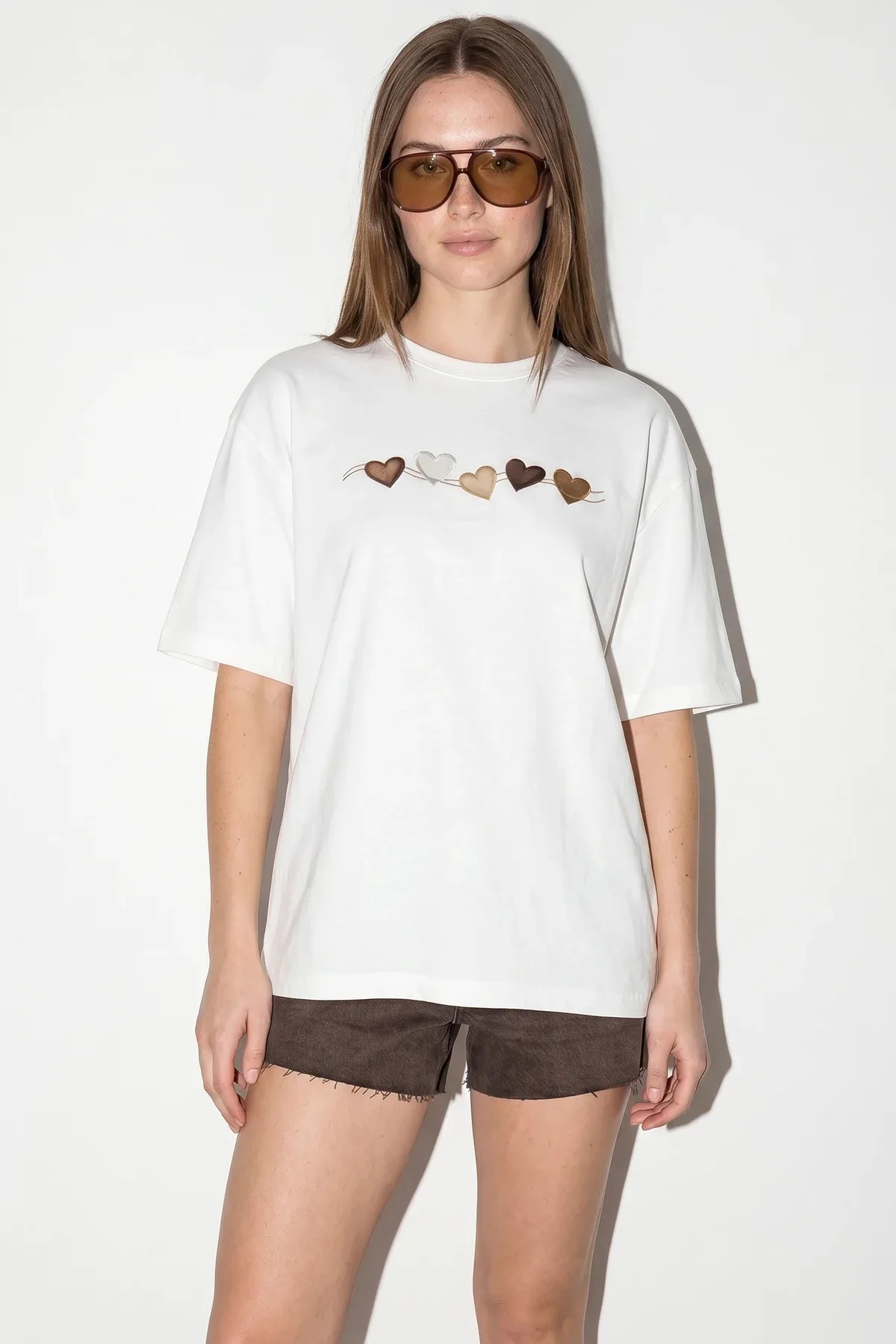 Kadın Bisiklet Yaka Kalp Baskılı Oversize Pamuklu T Shirt Beyaz