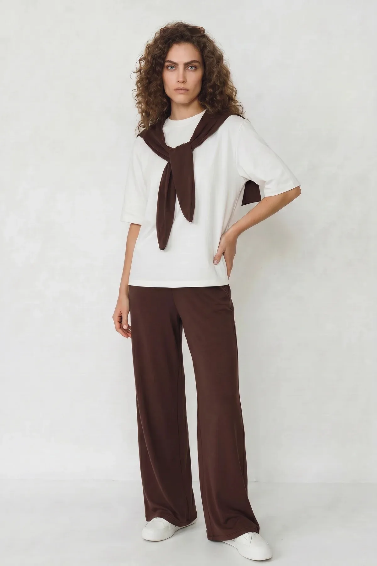 Kadın Şal Detaylı Basic T Shirt Beli Lastikli Bol Pantolon Alt Üst Modal Takım Kahverengi Beyaz