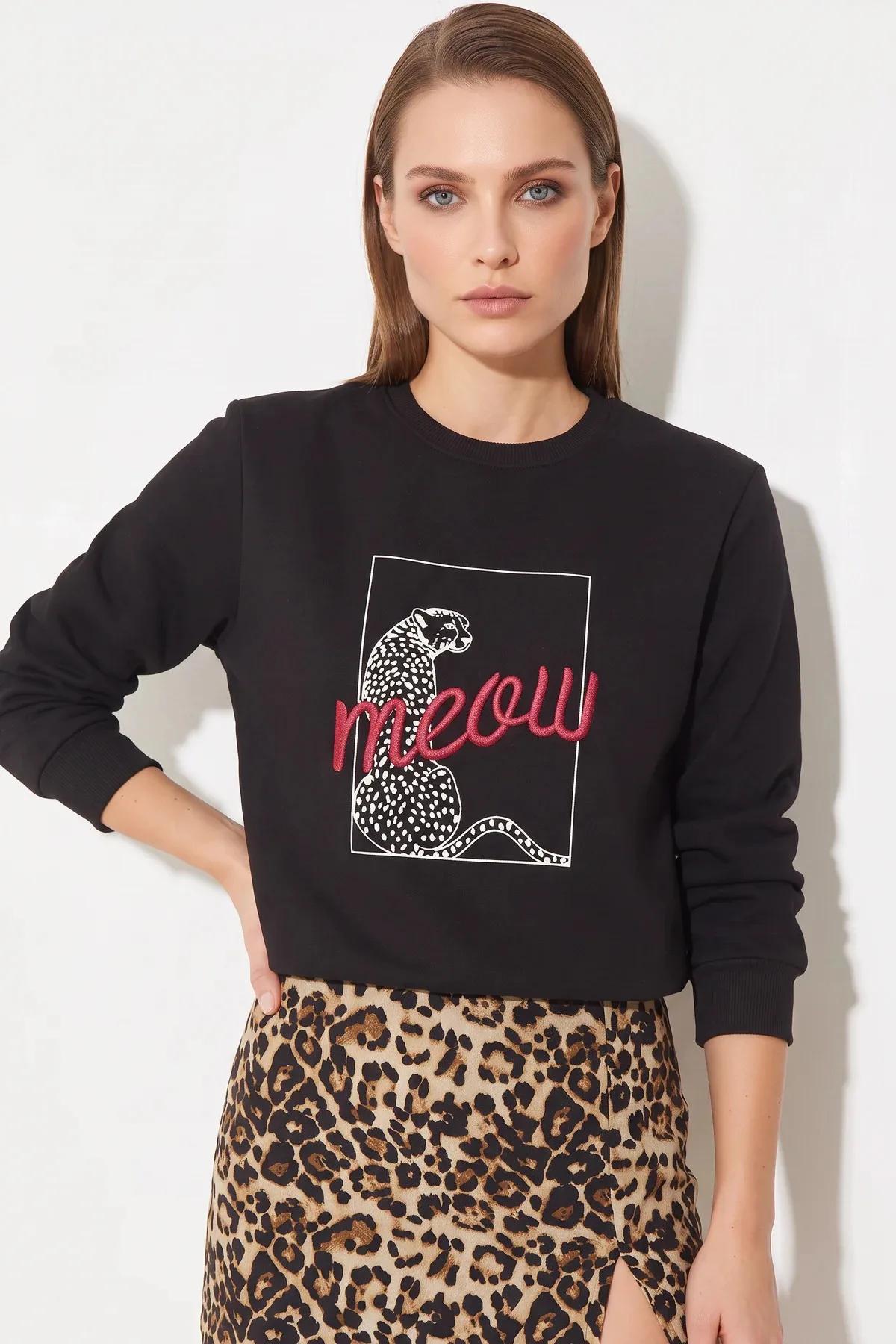 Kadın Leopar Baskılı Siyah Sweatshirt